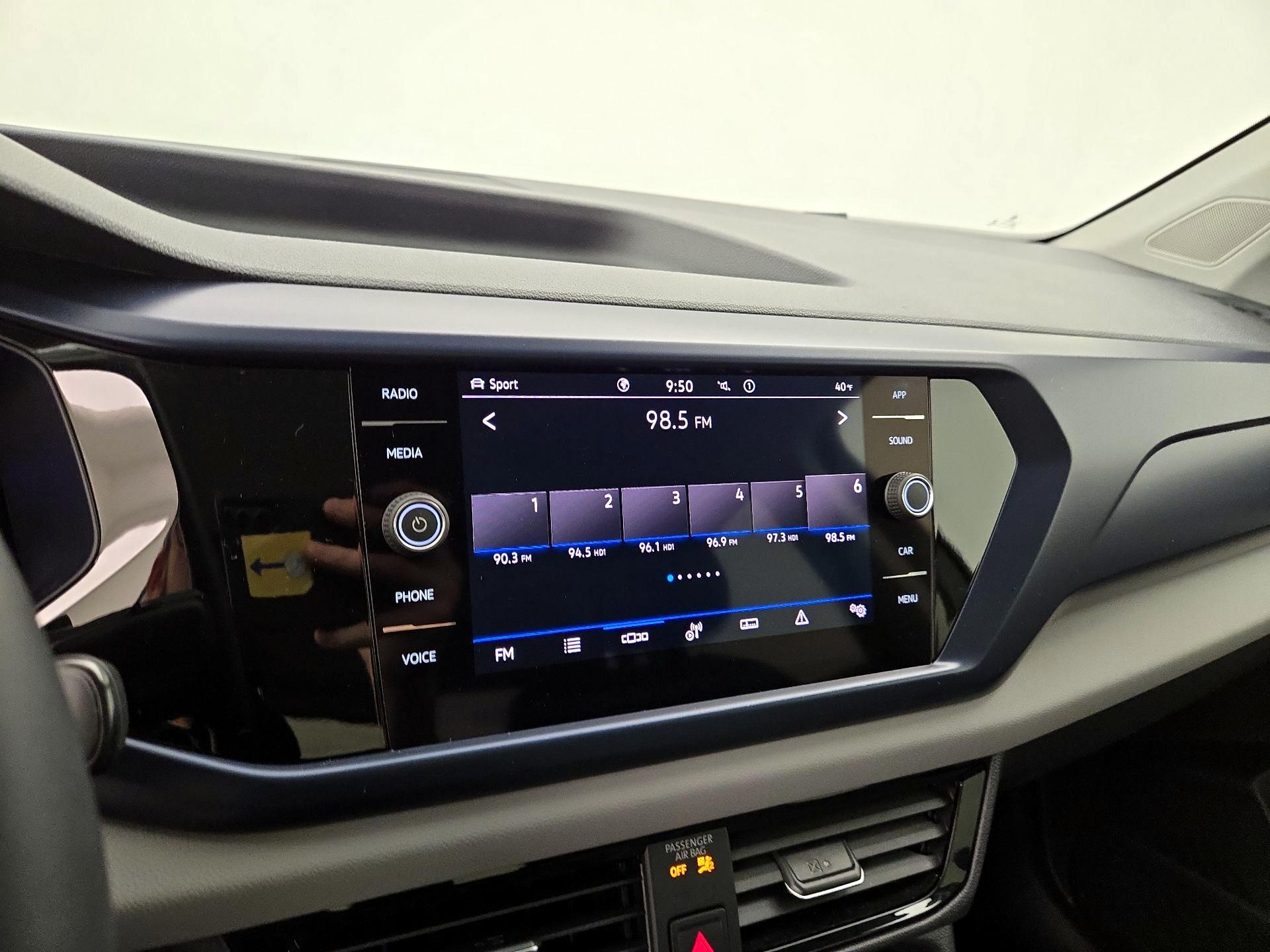 Thumbnail: 2022 Volkswagen Taos - 15