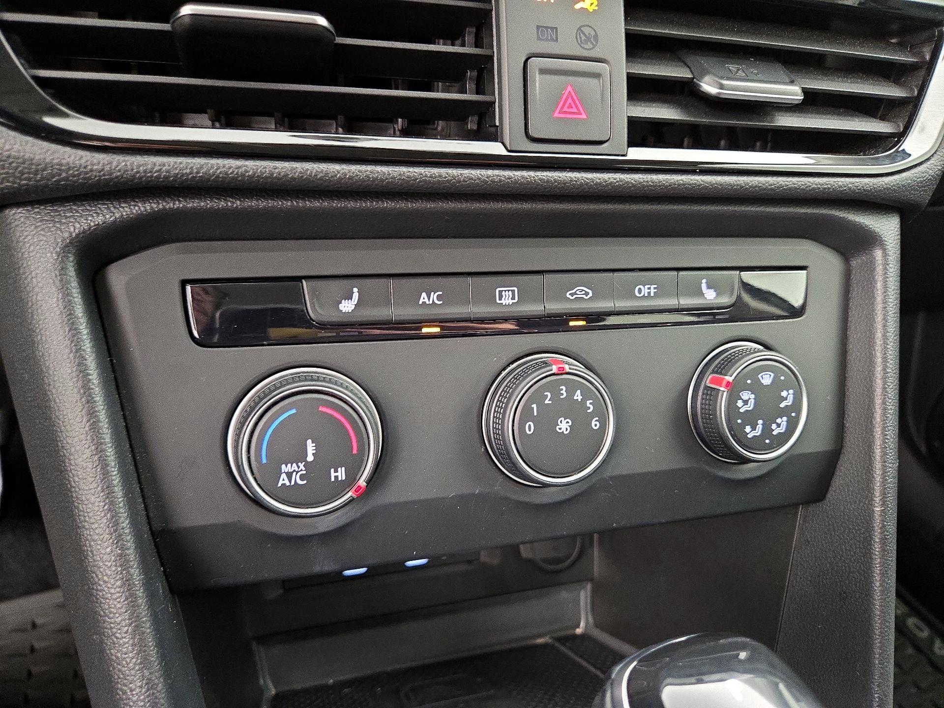 Thumbnail: 2022 Volkswagen Taos - 16