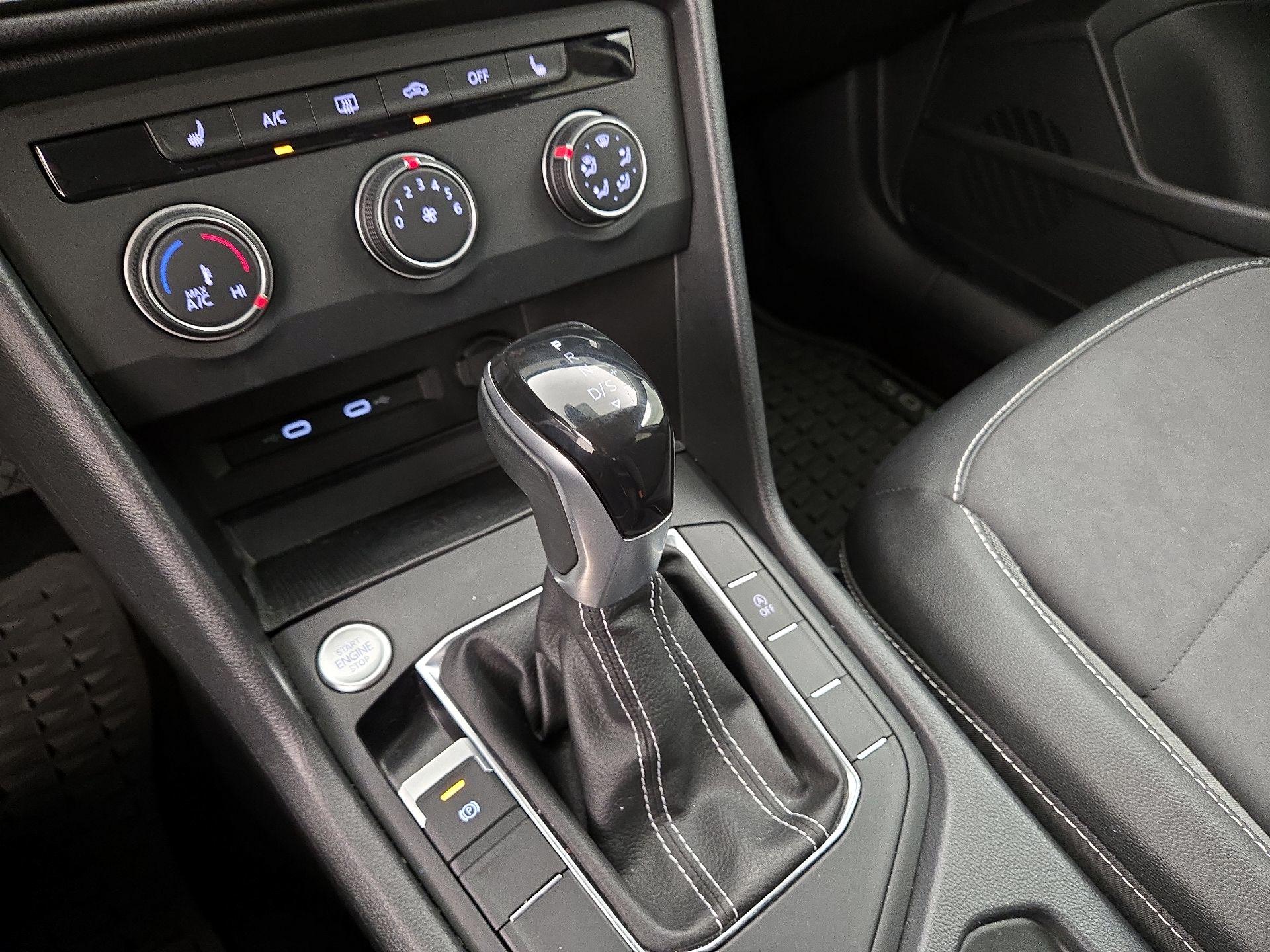 Thumbnail: 2022 Volkswagen Taos - 17