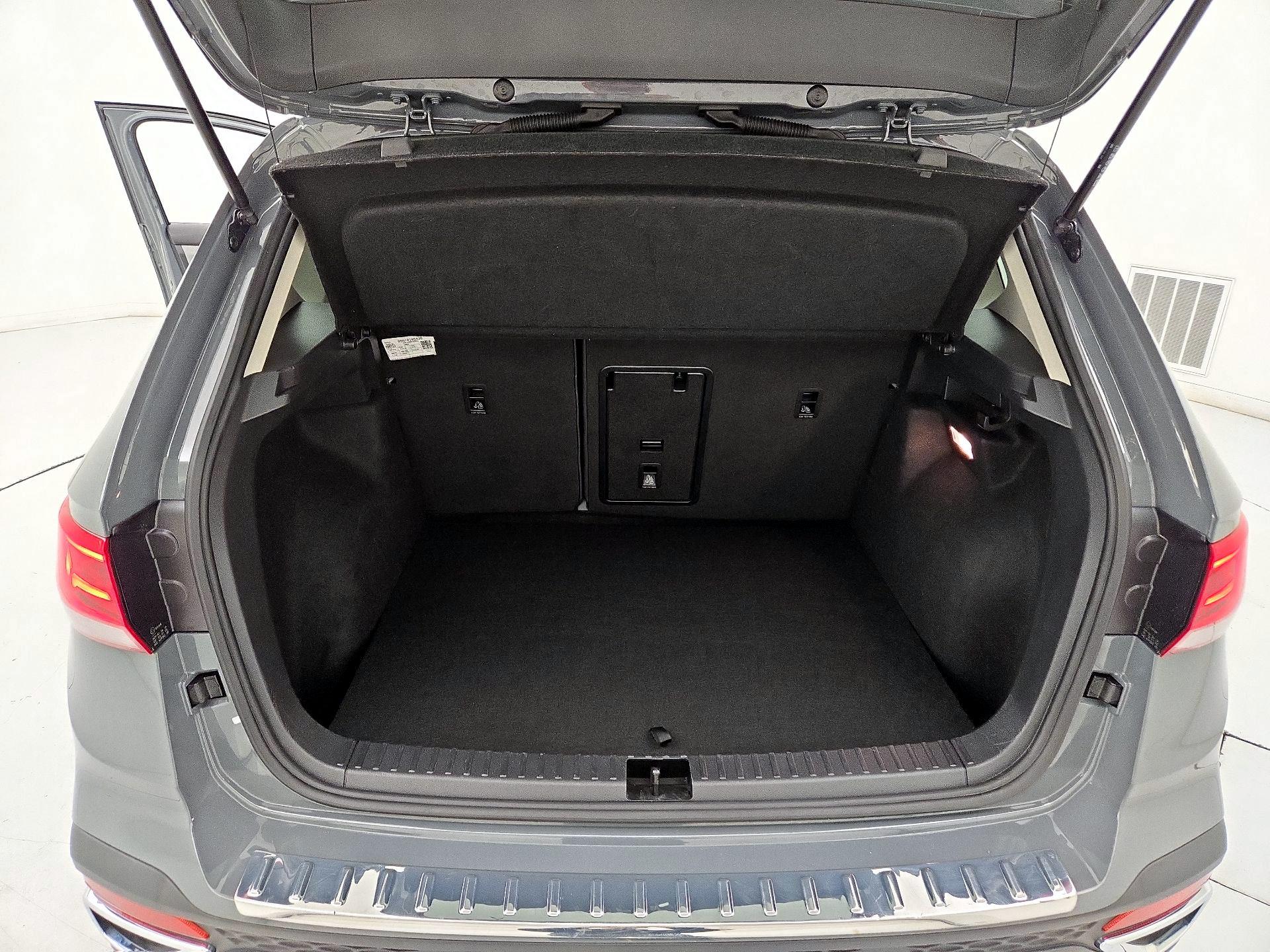 Thumbnail: 2022 Volkswagen Taos - 20