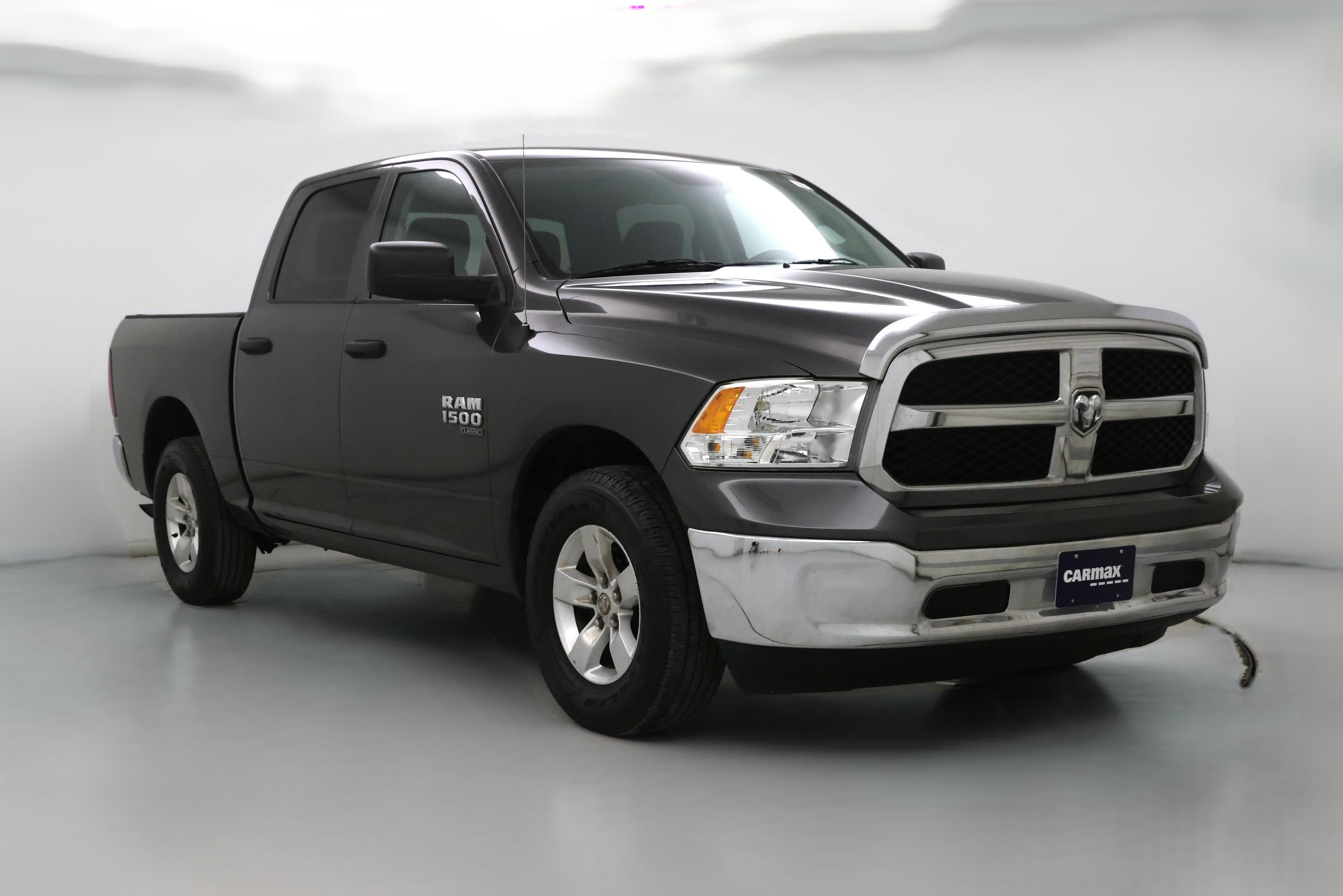 Thumbnail: 2021 RAM 1500 Classic - 1