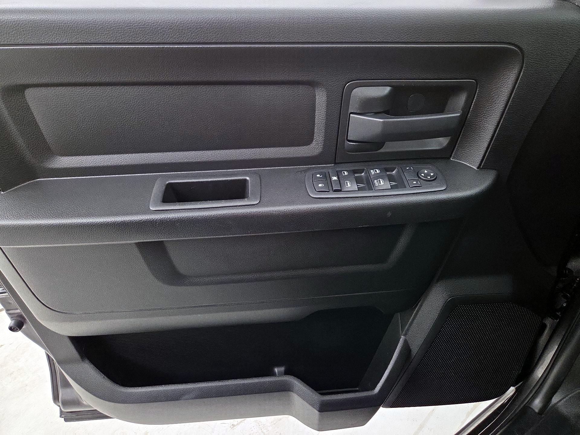 Thumbnail: 2021 RAM 1500 Classic - 12