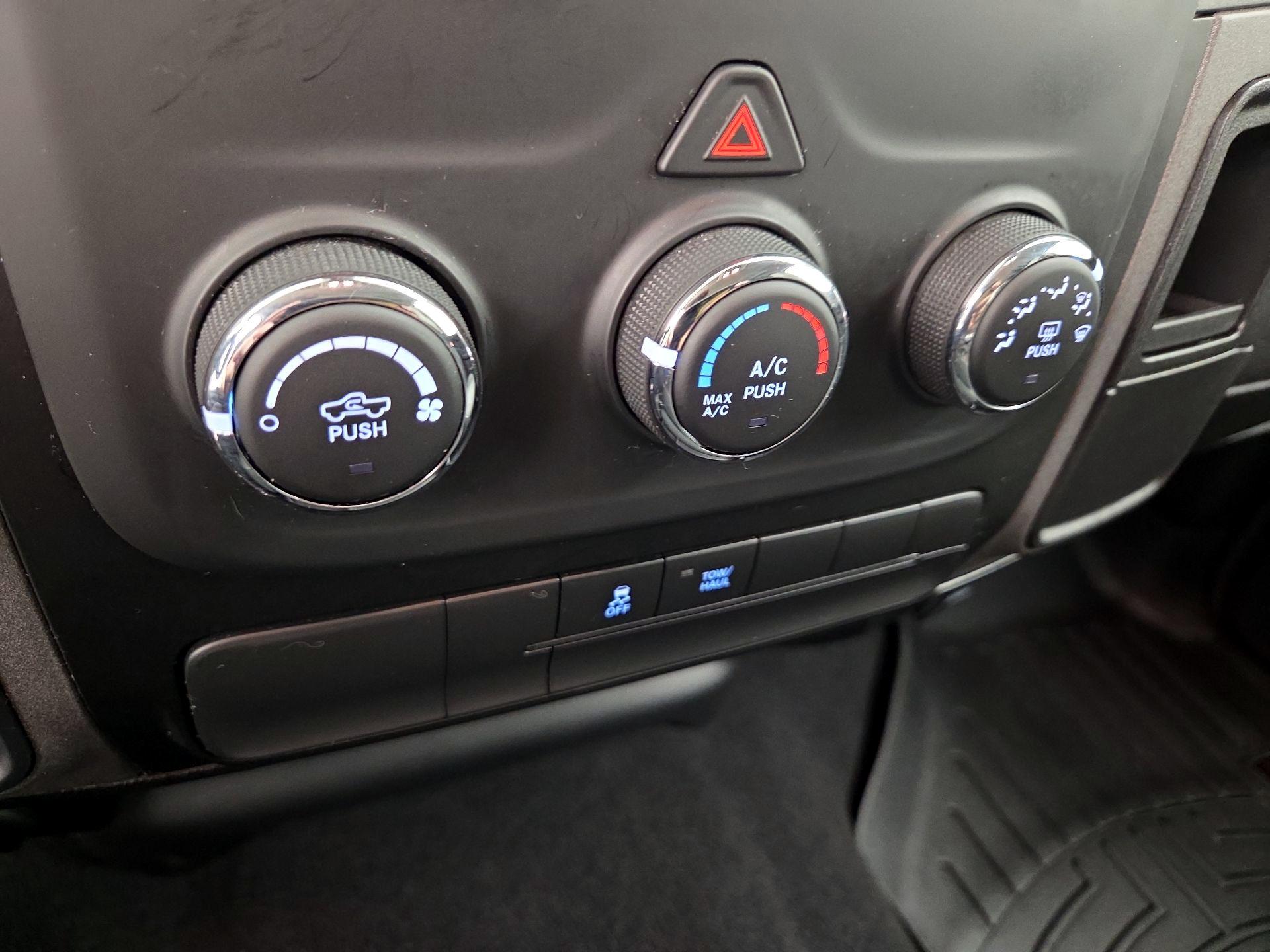 Thumbnail: 2021 RAM 1500 Classic - 16