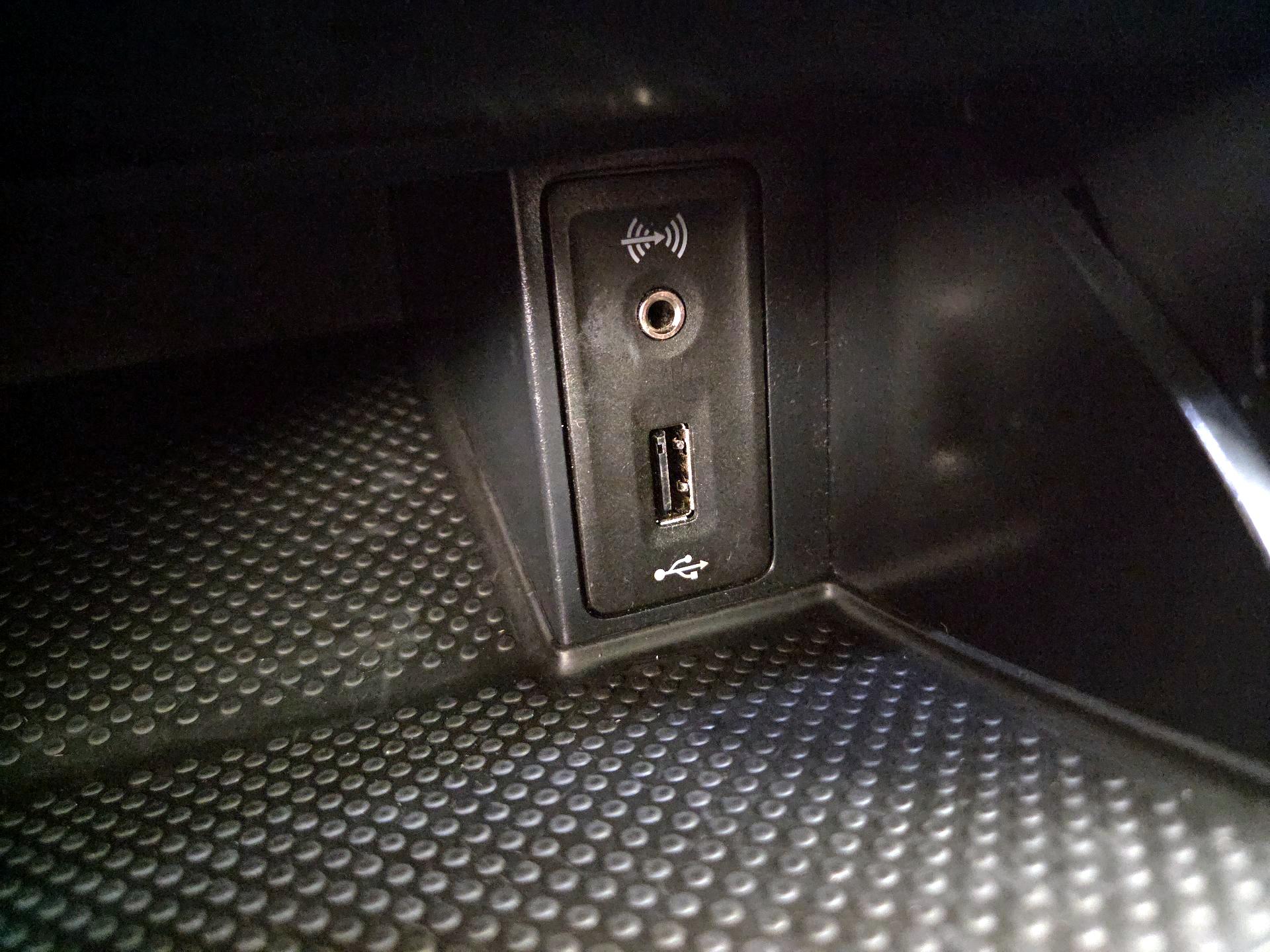 Thumbnail: 2016 Volkswagen Golf - 19