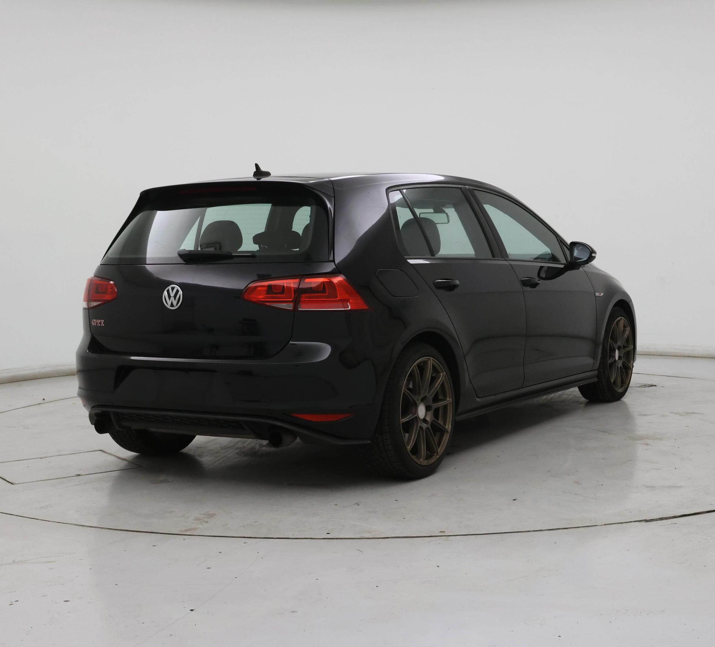 Thumbnail: 2016 Volkswagen Golf - 8