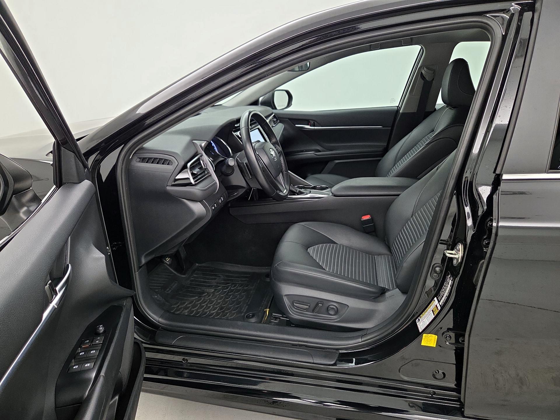 Thumbnail: 2019 Toyota Camry - 11