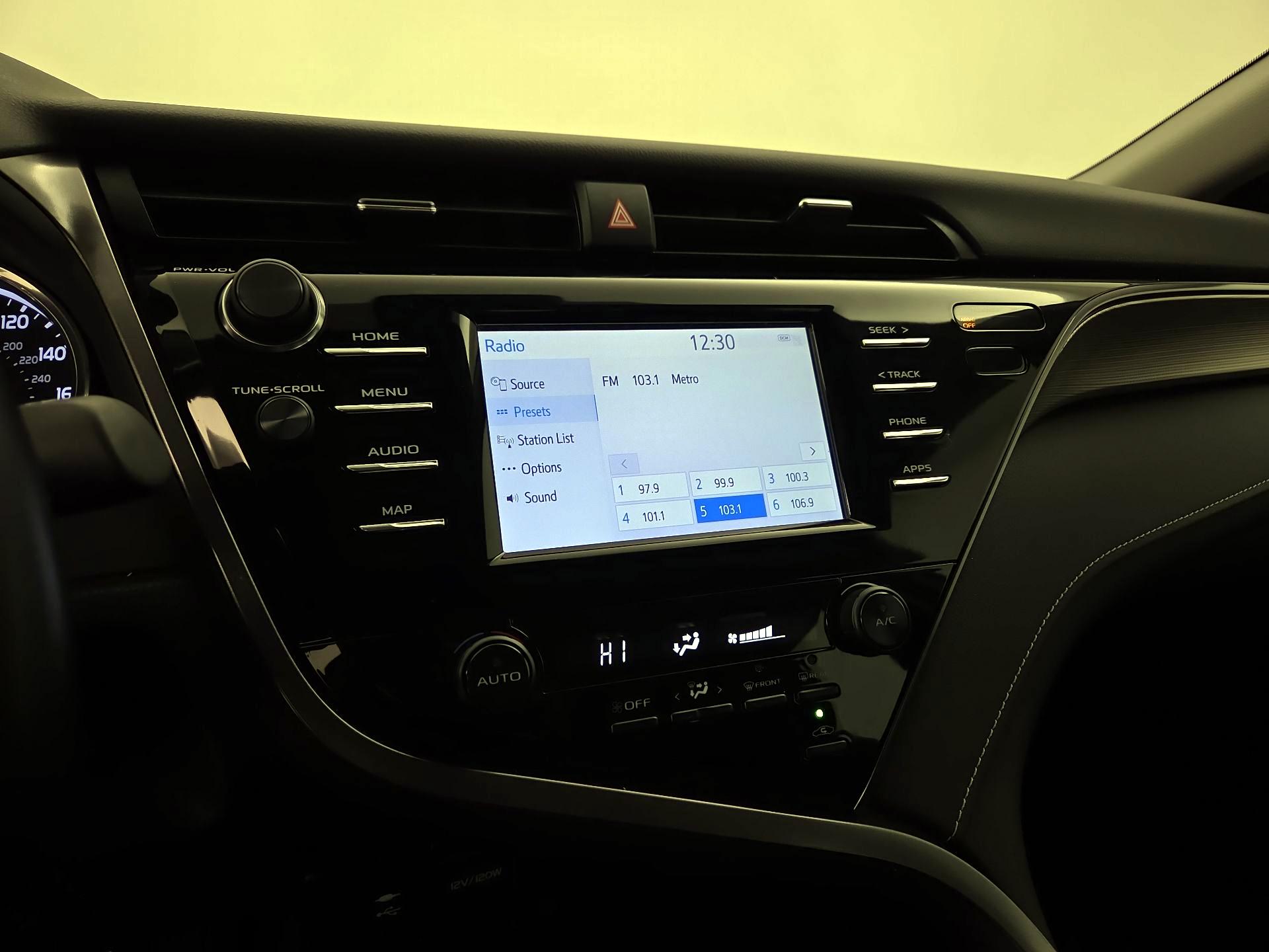 Thumbnail: 2019 Toyota Camry - 15