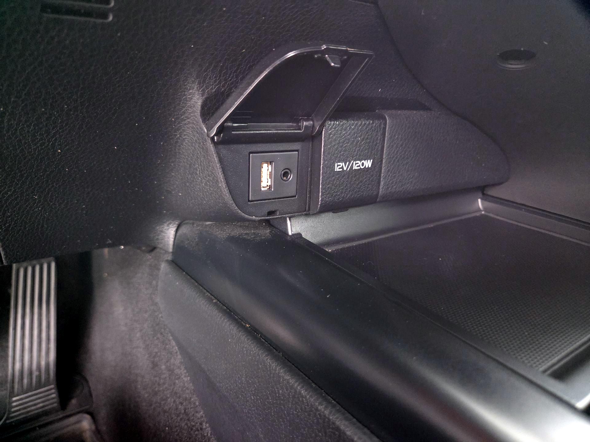 Thumbnail: 2019 Toyota Camry - 18