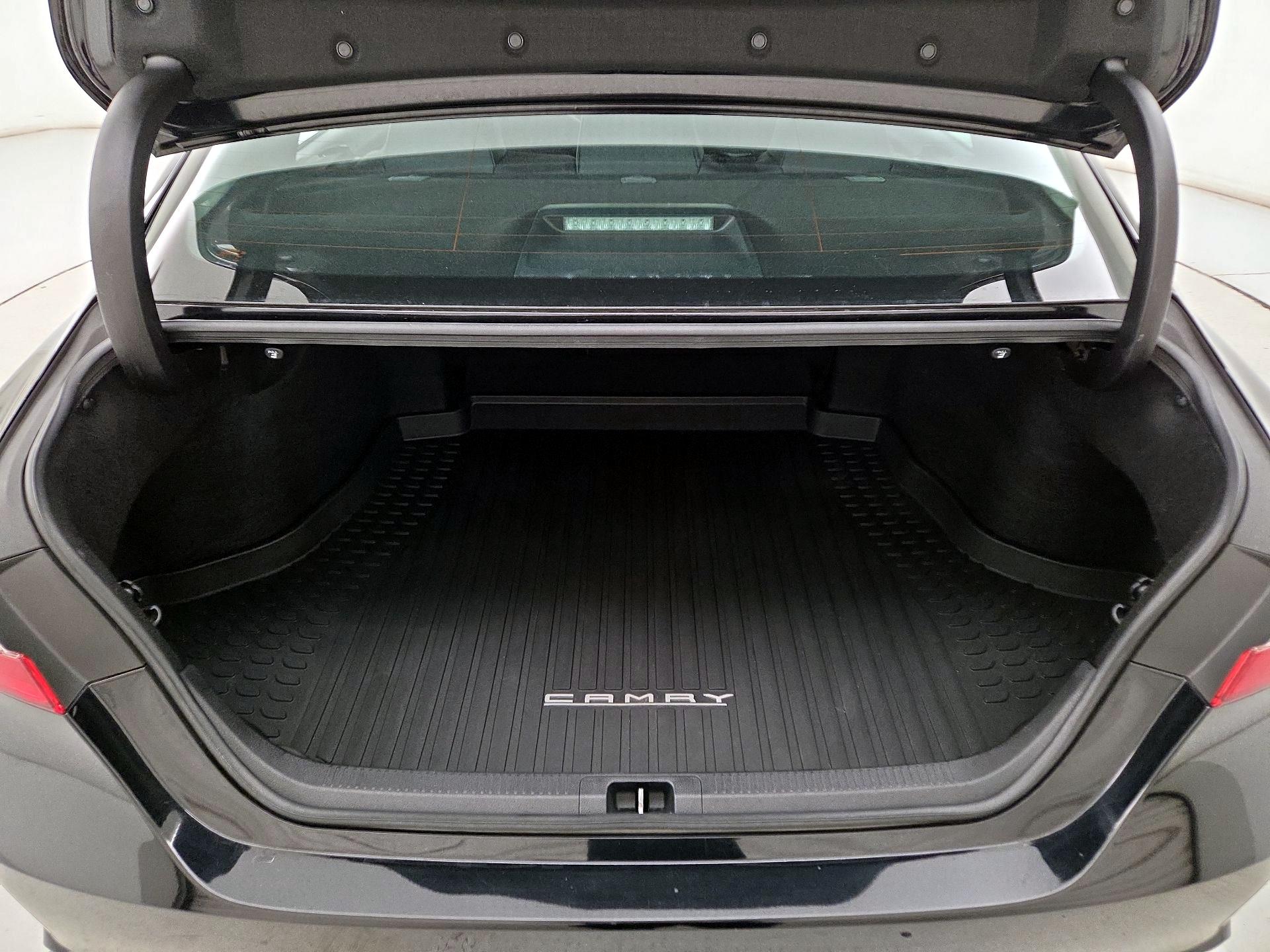 Thumbnail: 2019 Toyota Camry - 20