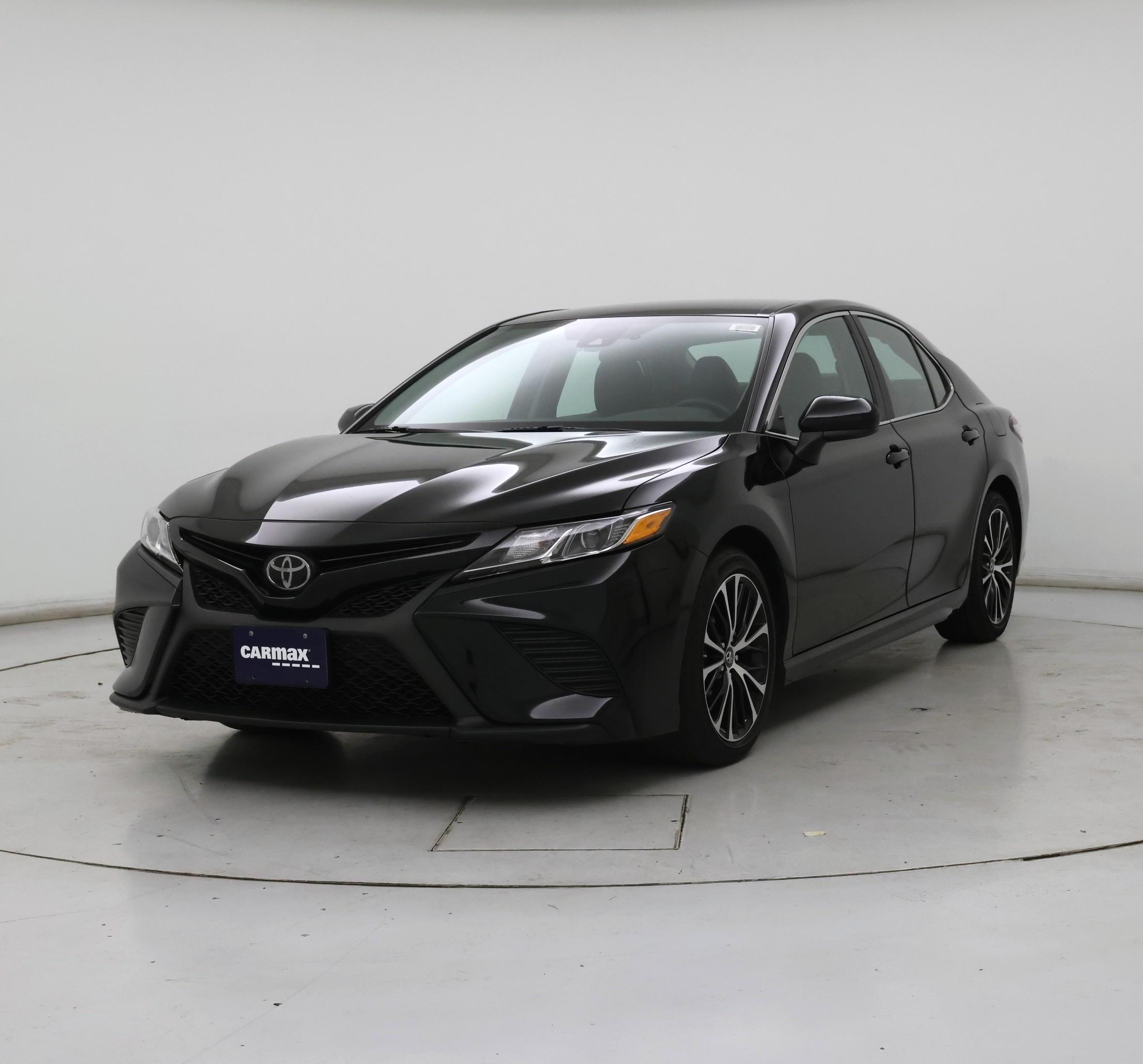 Thumbnail: 2019 Toyota Camry - 4