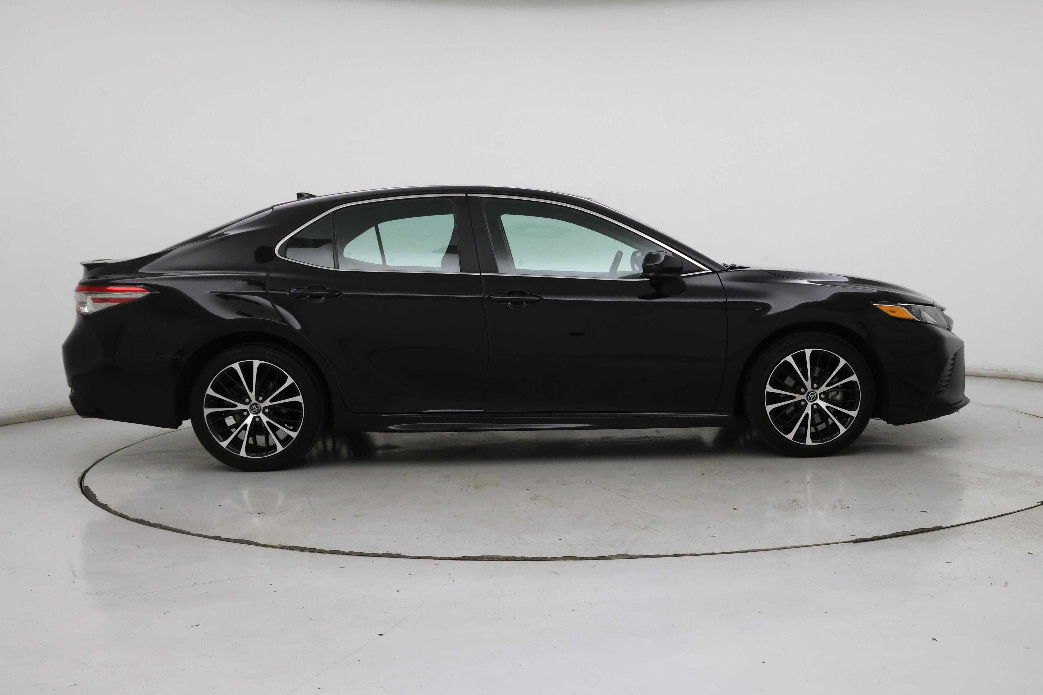 Thumbnail: 2019 Toyota Camry - 7