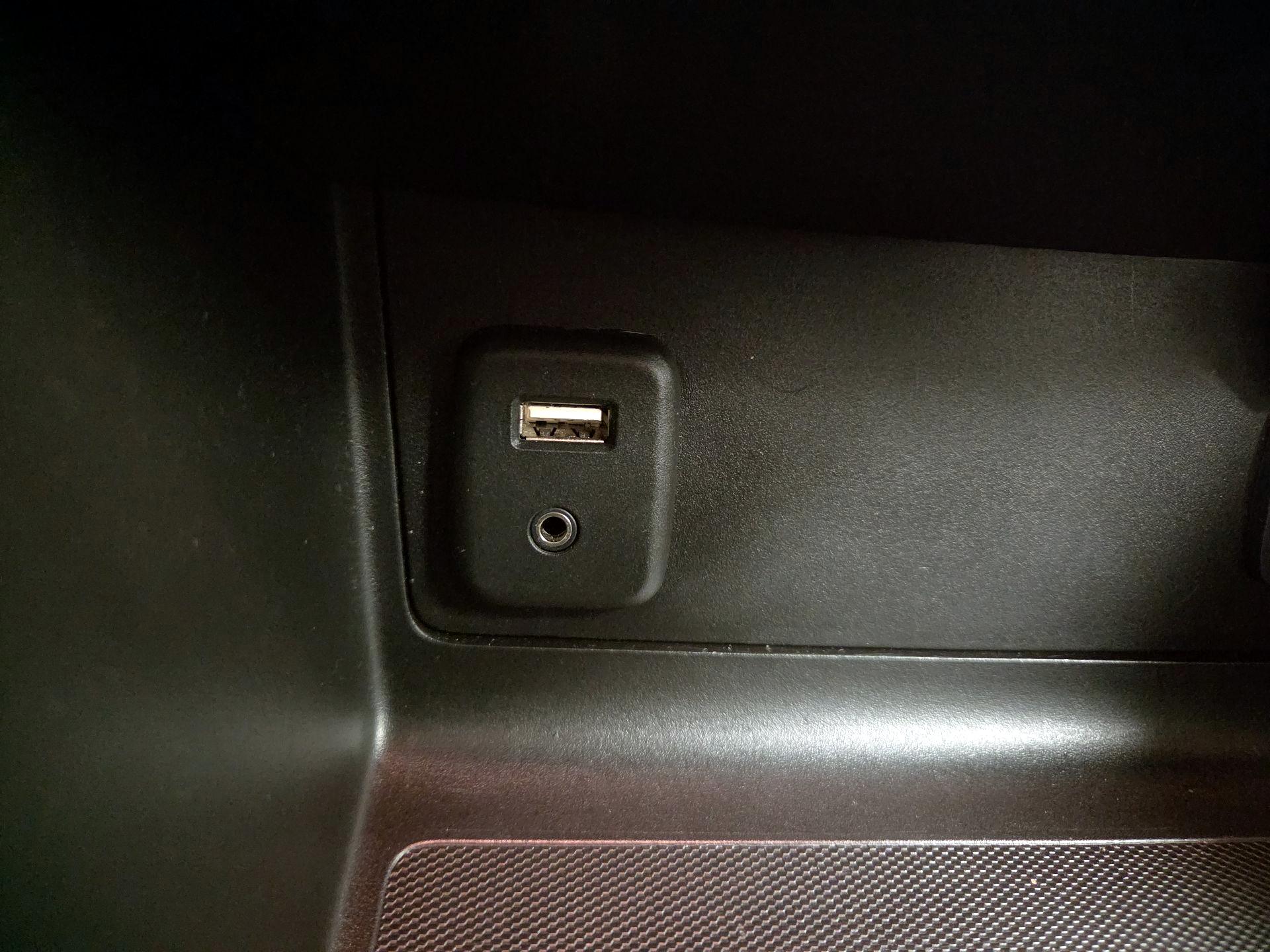 Thumbnail: 2016 Chevrolet Colorado - 19