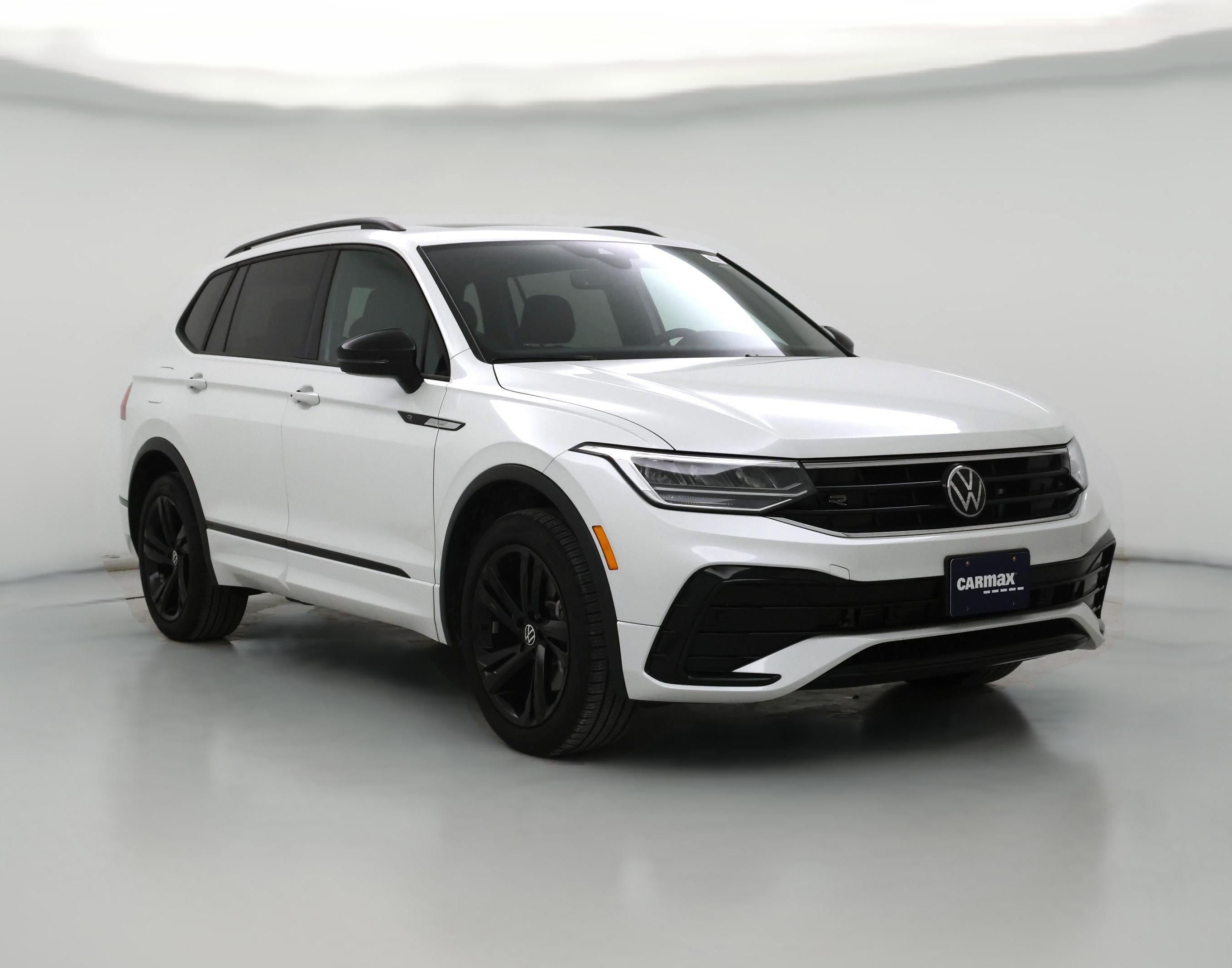 Thumbnail: 2023 Volkswagen Tiguan - 1