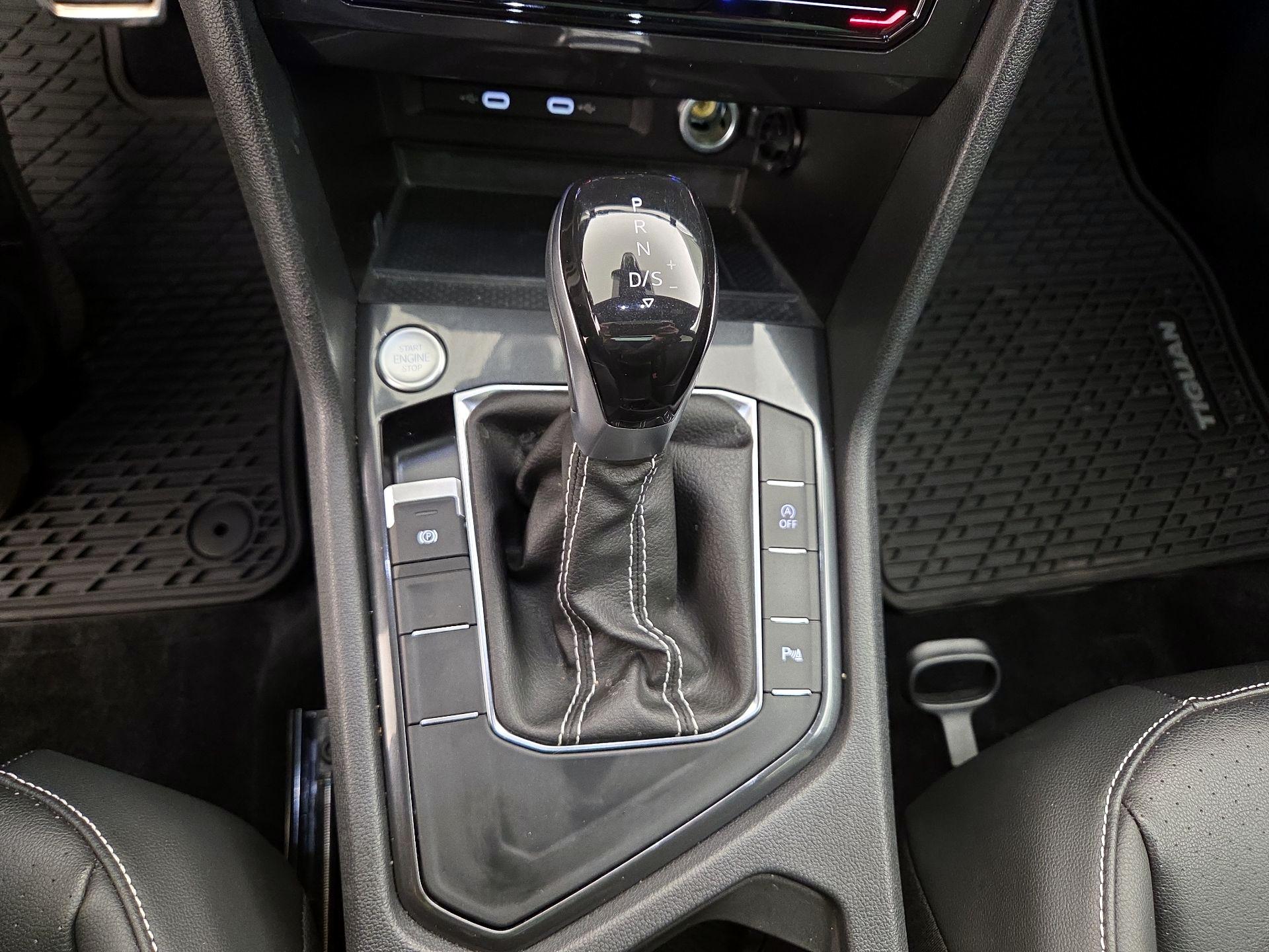 Thumbnail: 2023 Volkswagen Tiguan - 17