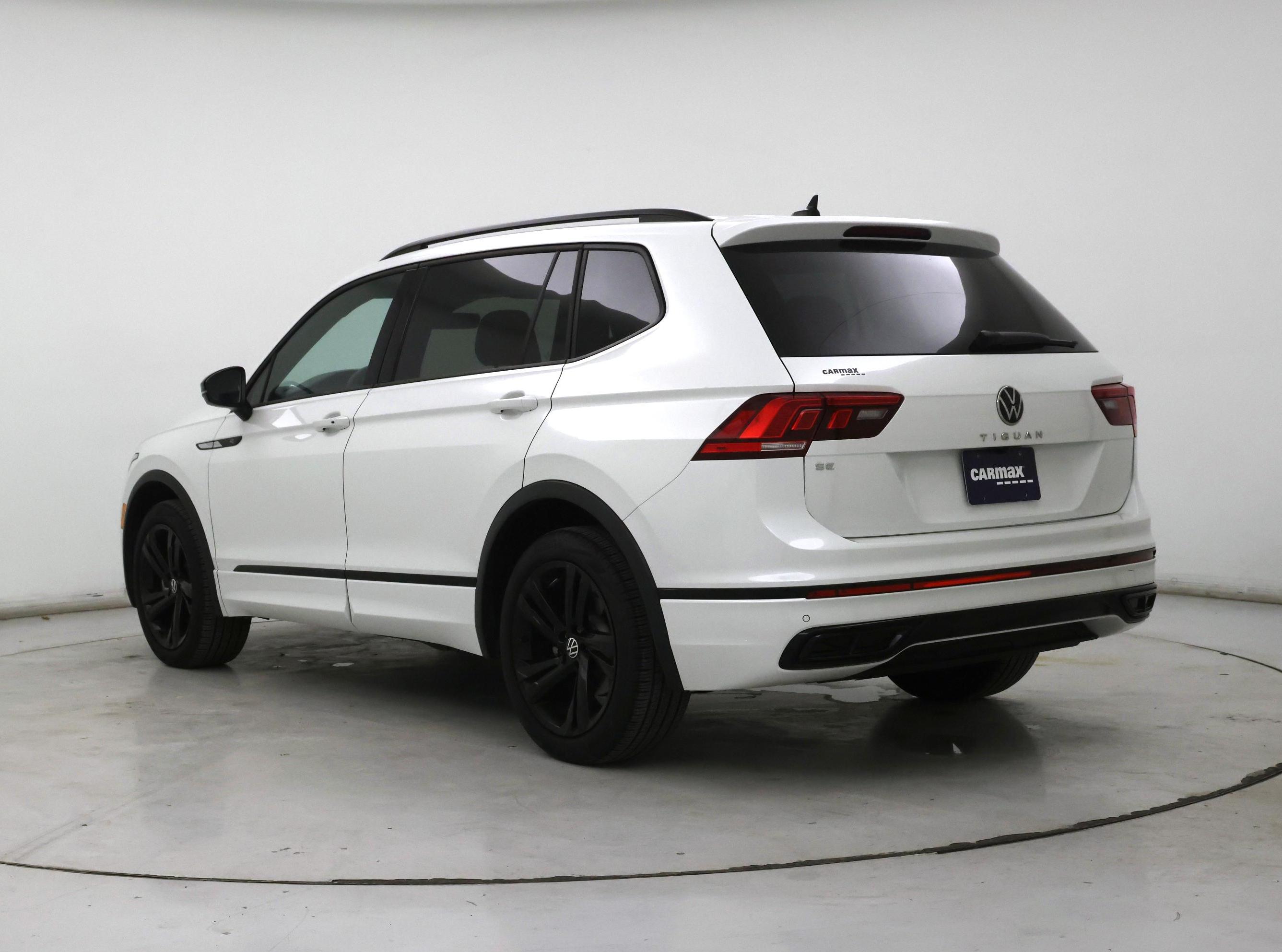 Thumbnail: 2023 Volkswagen Tiguan - 2