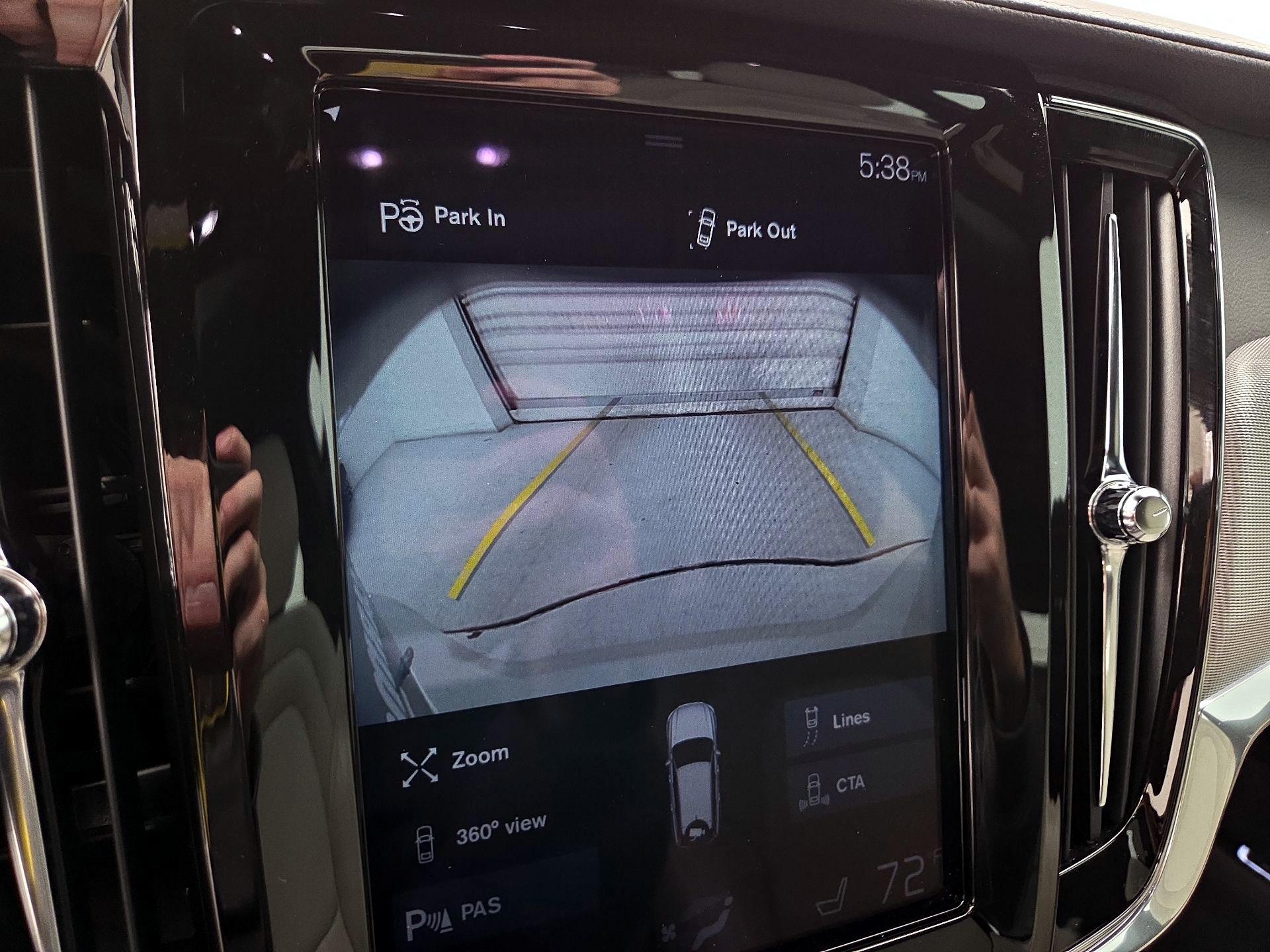 Thumbnail: 2021 Volvo V90 - 15