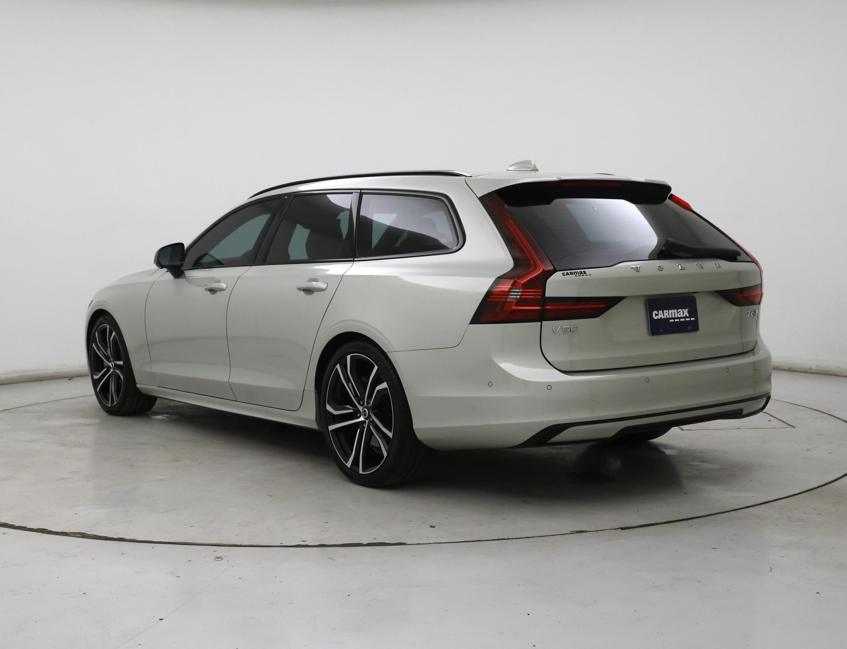Thumbnail: 2021 Volvo V90 - 2