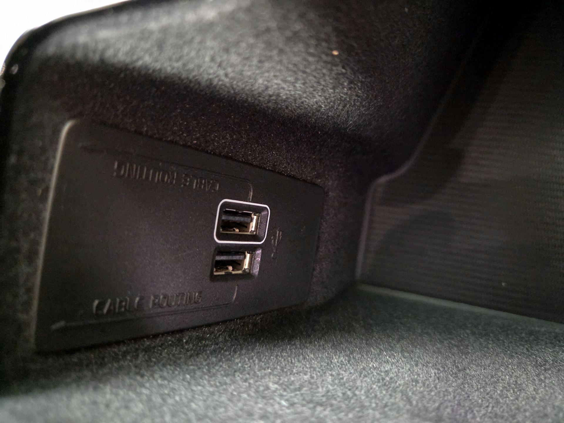 Thumbnail: 2021 Volvo V90 - 19