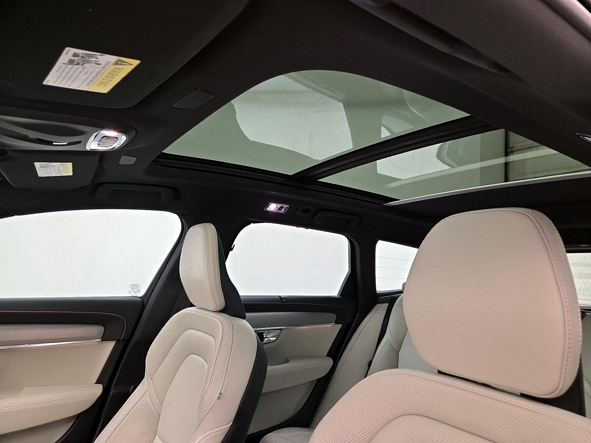 Thumbnail: 2021 Volvo V90 - 20