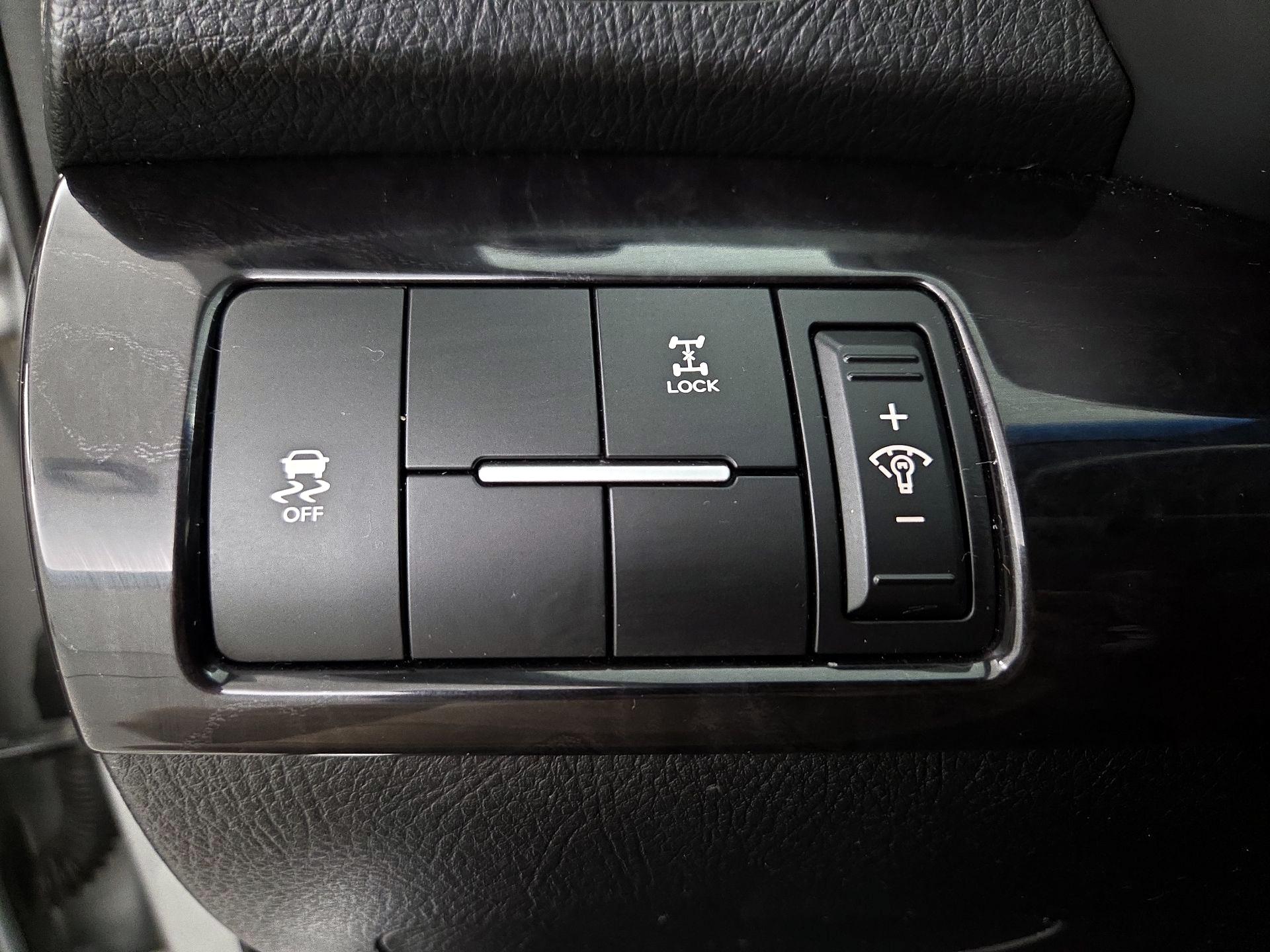 Thumbnail: 2014 Kia Sorento - 13