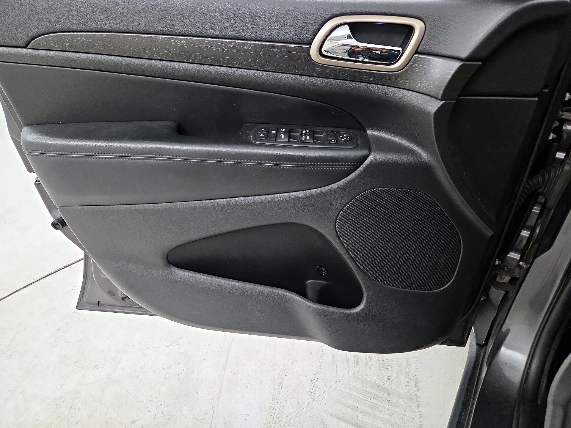 Thumbnail: 2017 Jeep Grand Cherokee - 12