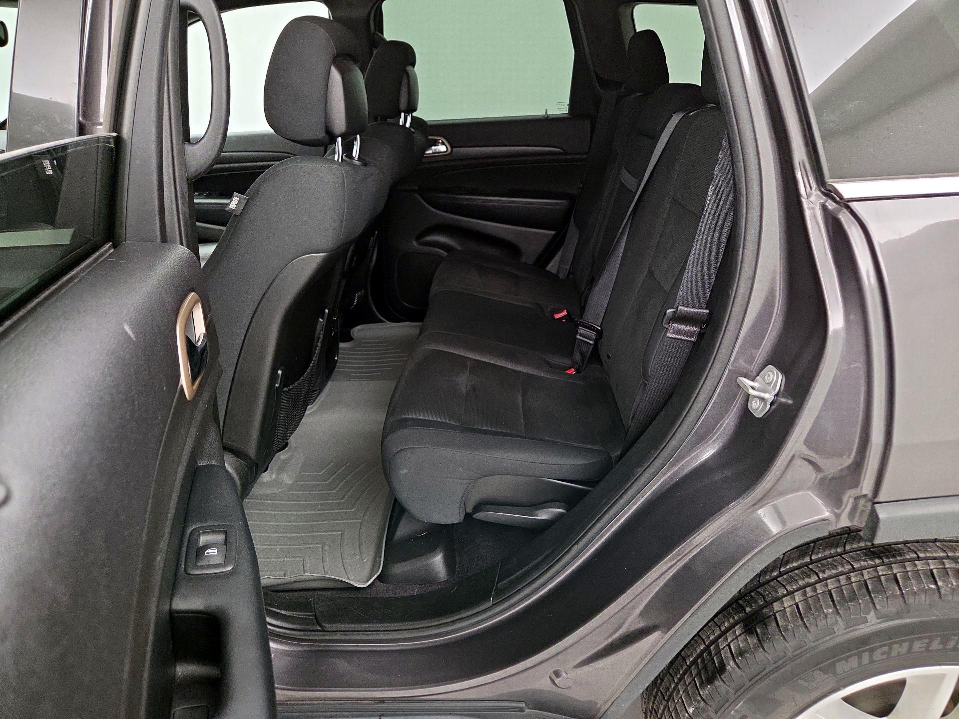 Thumbnail: 2017 Jeep Grand Cherokee - 19