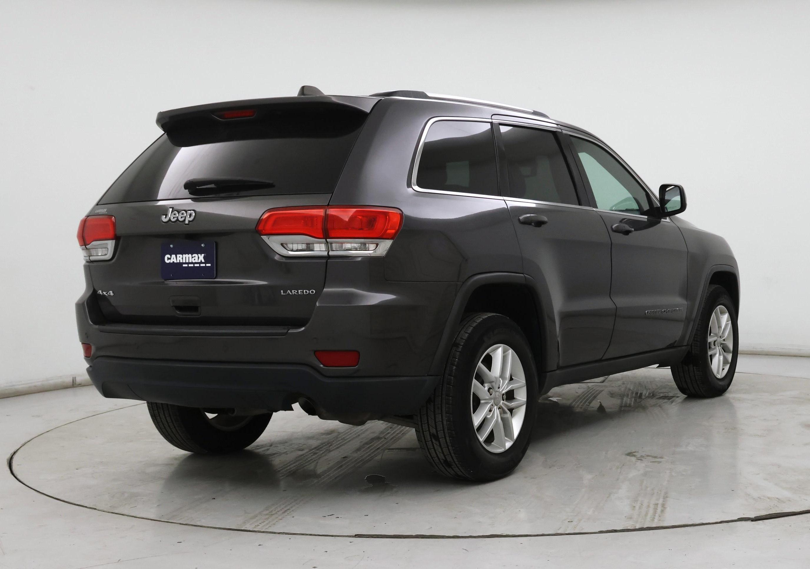 Thumbnail: 2017 Jeep Grand Cherokee - 8