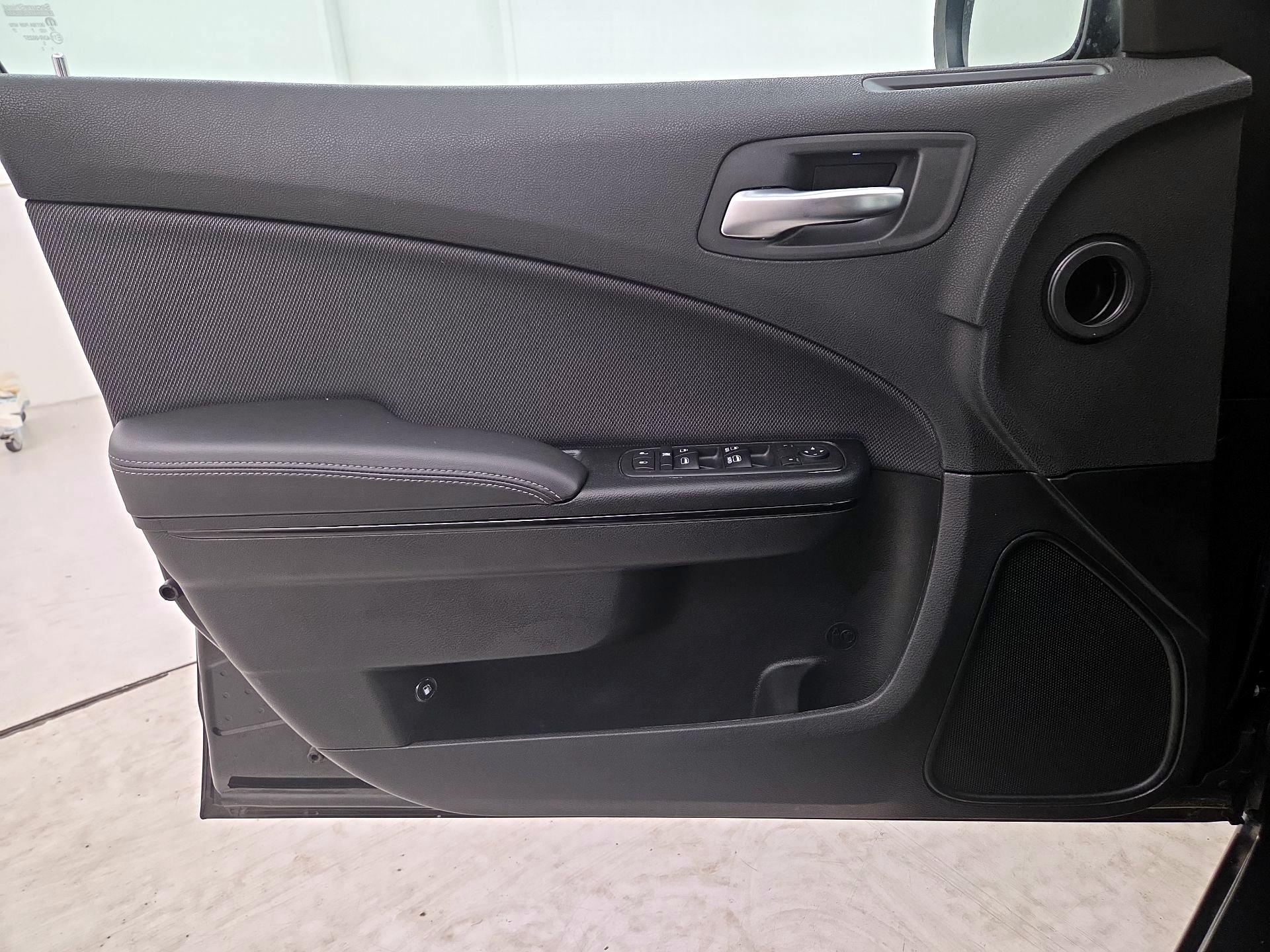 Thumbnail: 2017 Dodge Charger - 12