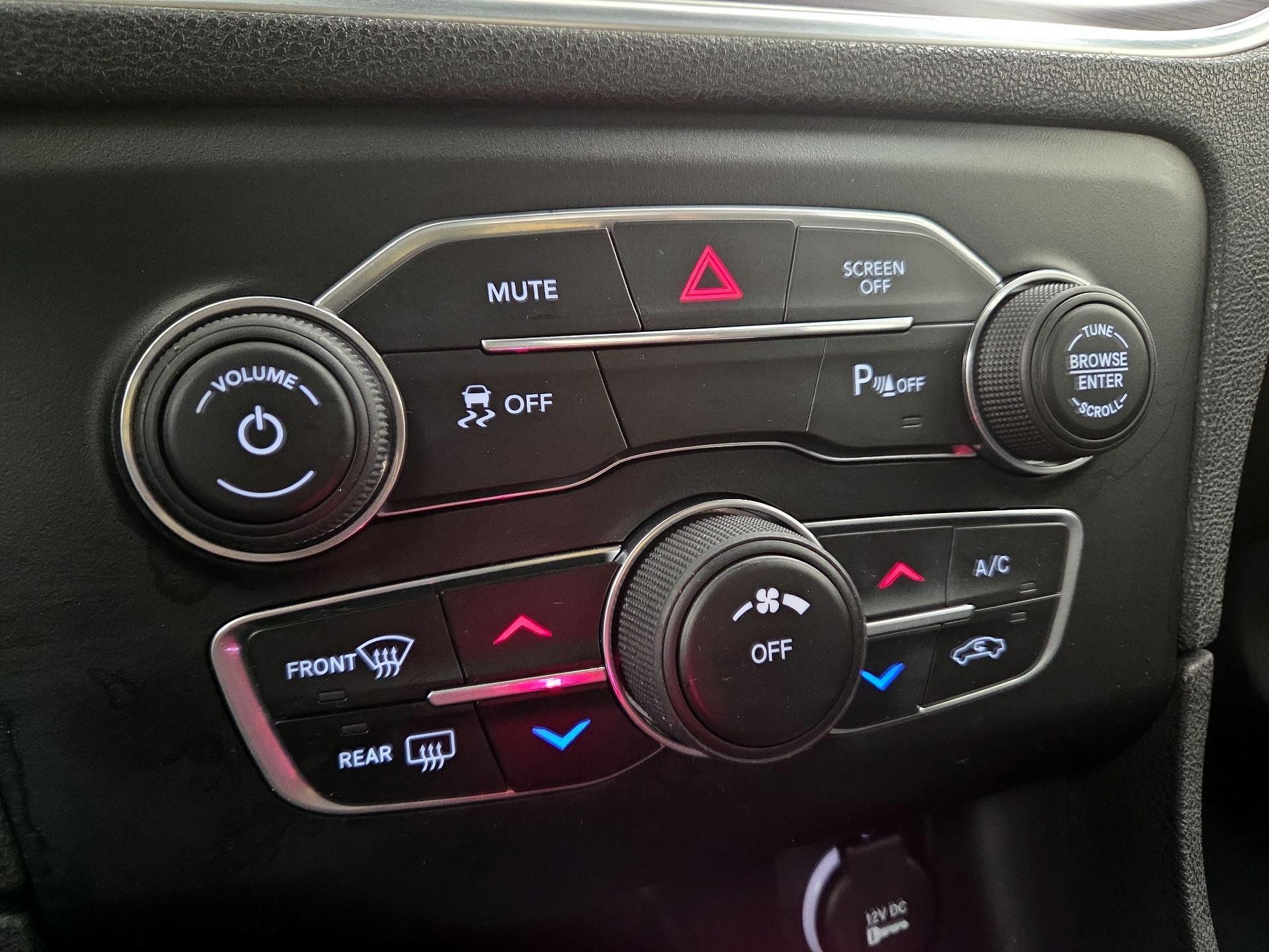 Thumbnail: 2017 Dodge Charger - 15