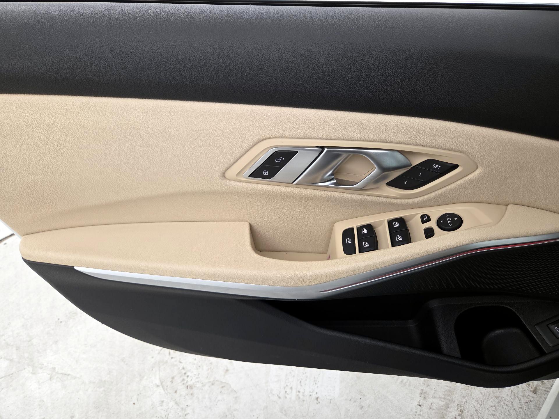 Thumbnail: 2021 BMW 3 Series - 12