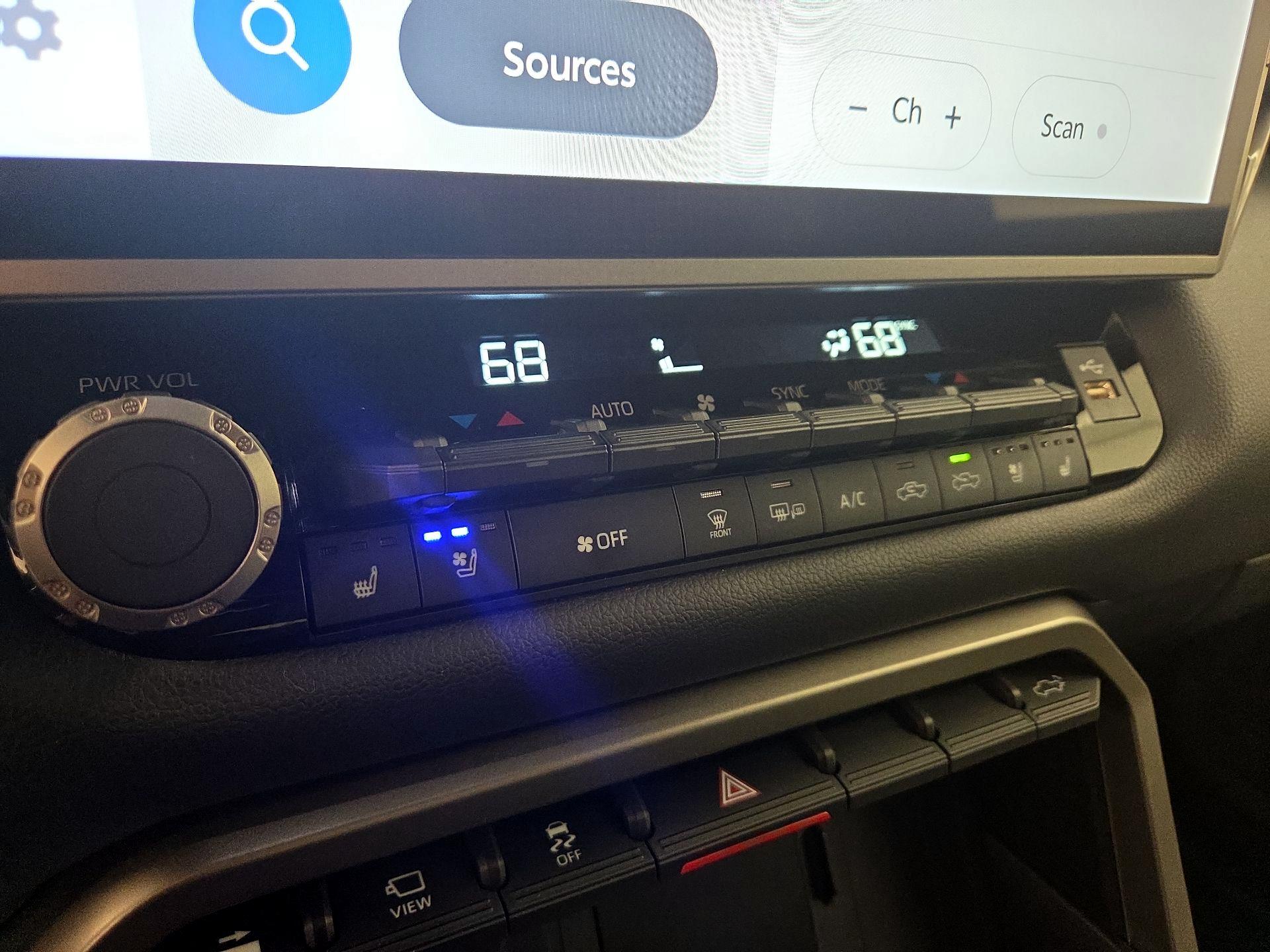 Thumbnail: 2025 Toyota Tundra - 16