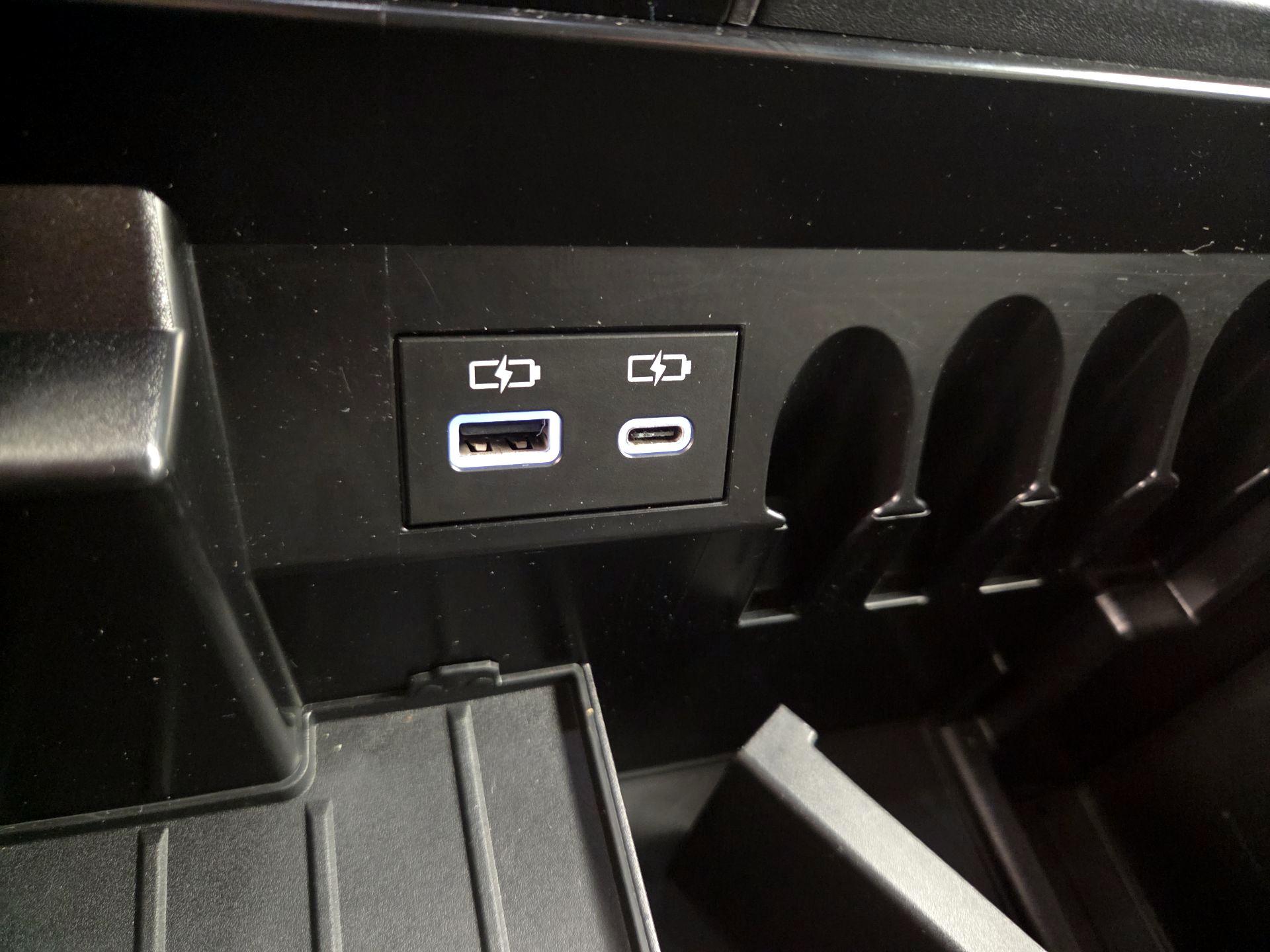 Thumbnail: 2025 Toyota Tundra - 18