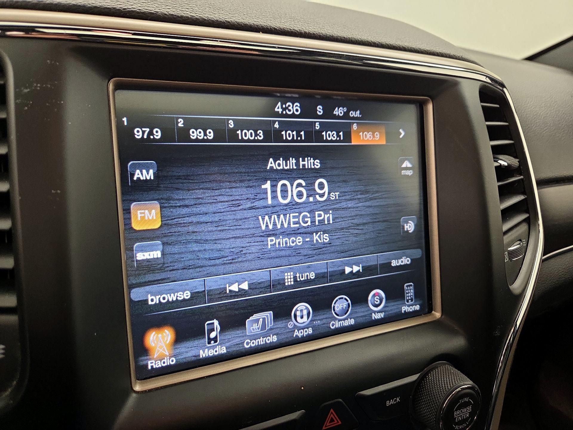 Thumbnail: 2014 Jeep Grand Cherokee - 16