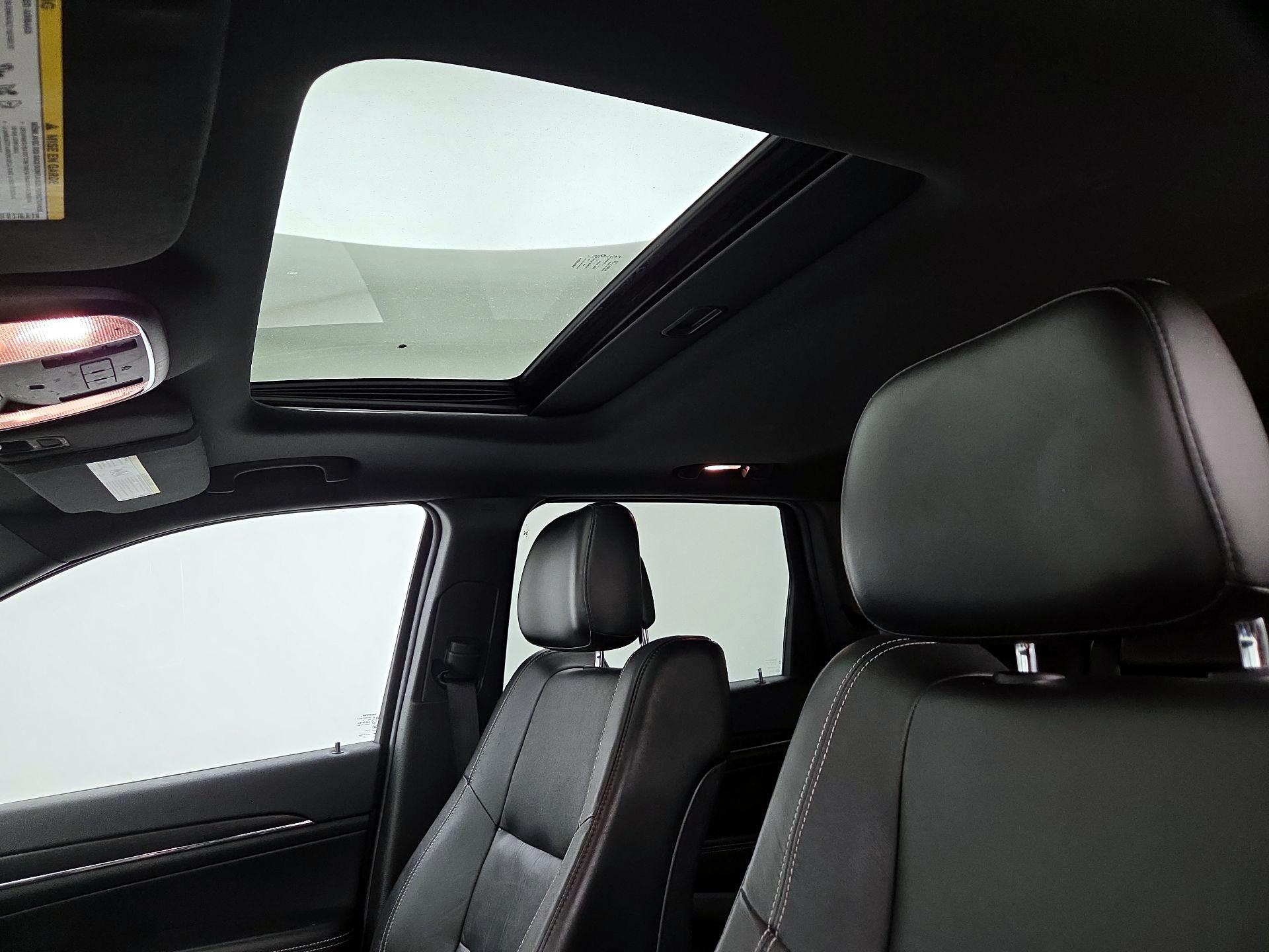 Thumbnail: 2014 Jeep Grand Cherokee - 20