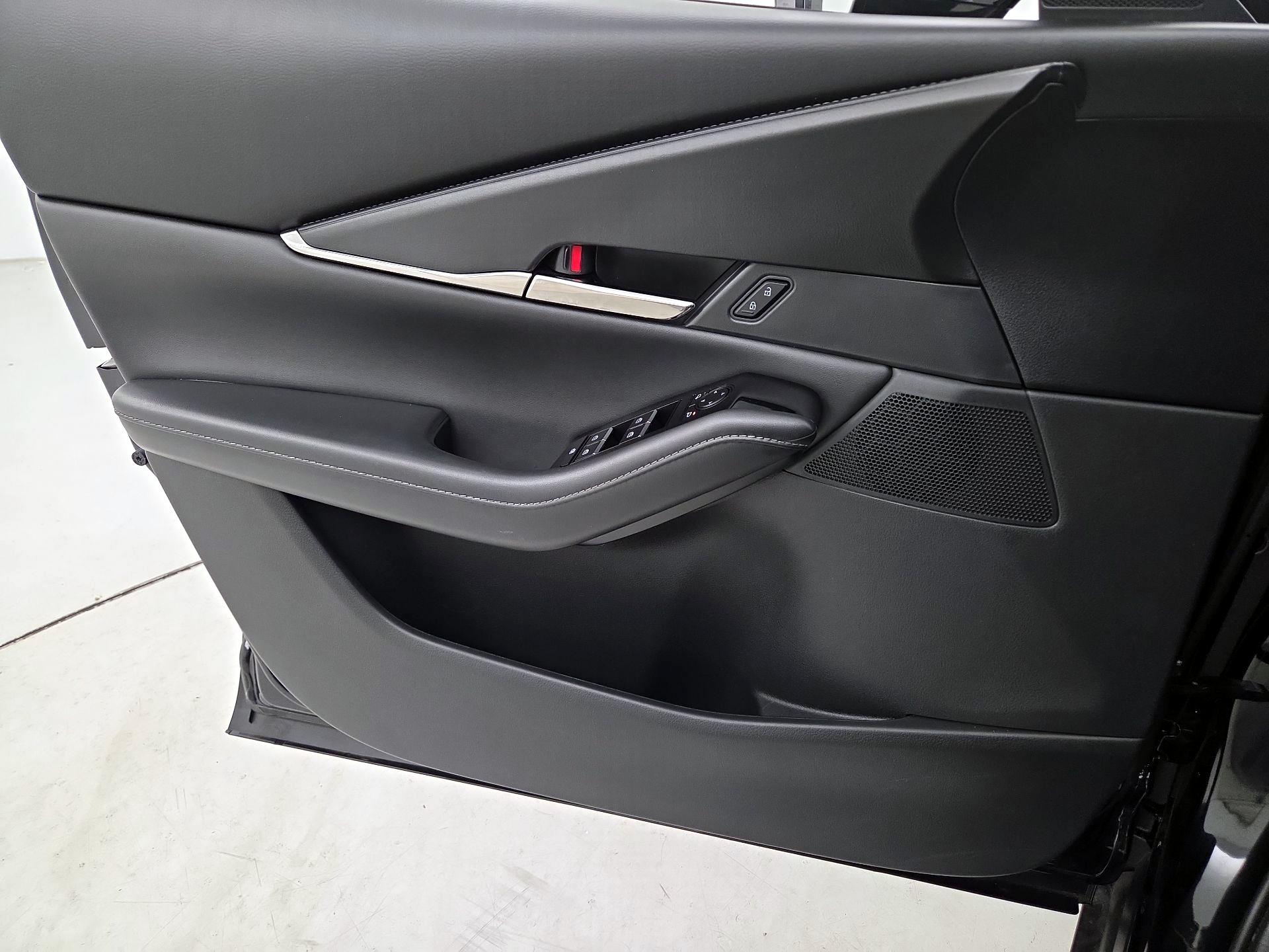 Thumbnail: 2023 Mazda CX-30 - 12