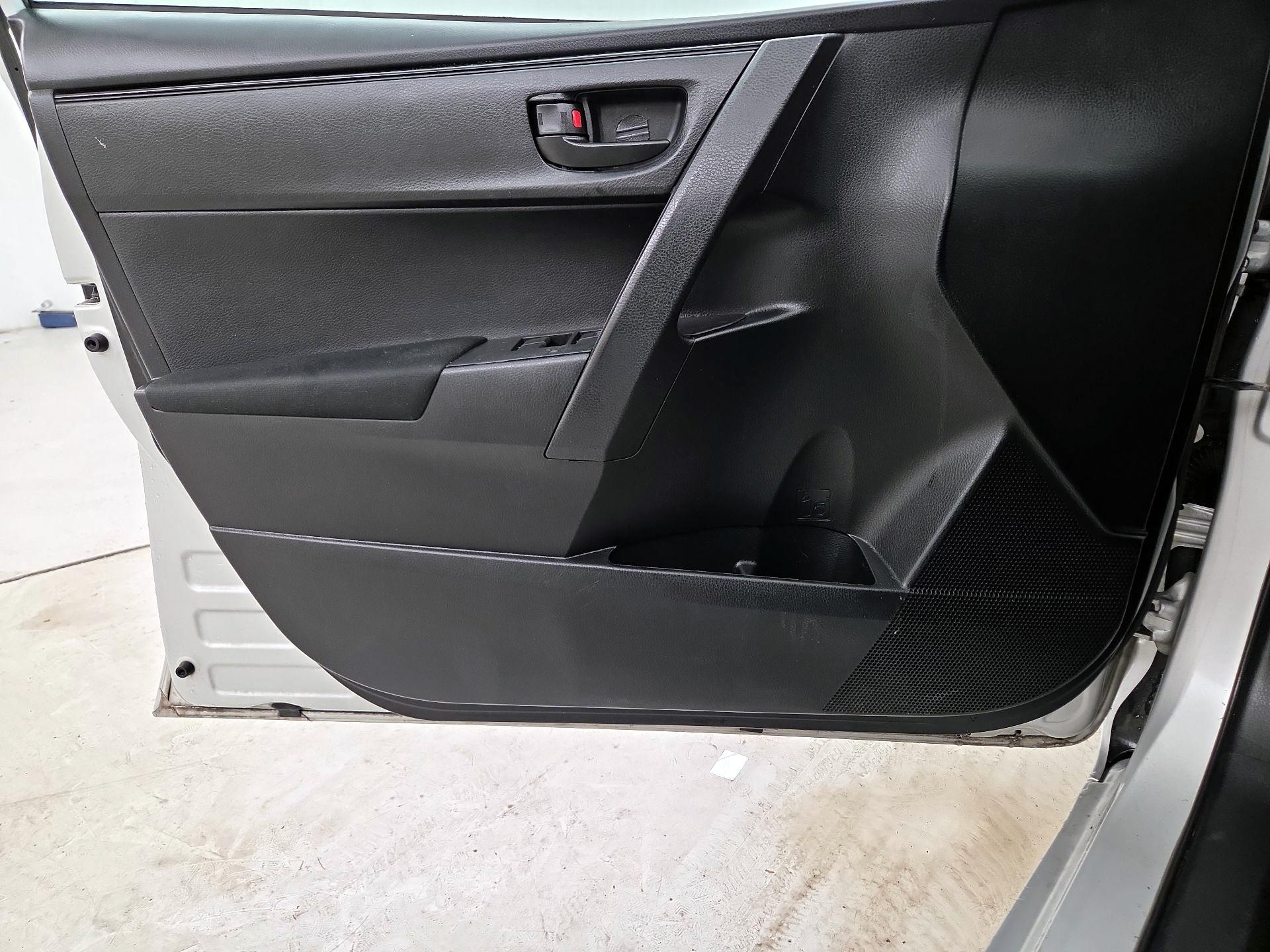 Thumbnail: 2018 Toyota Corolla - 12