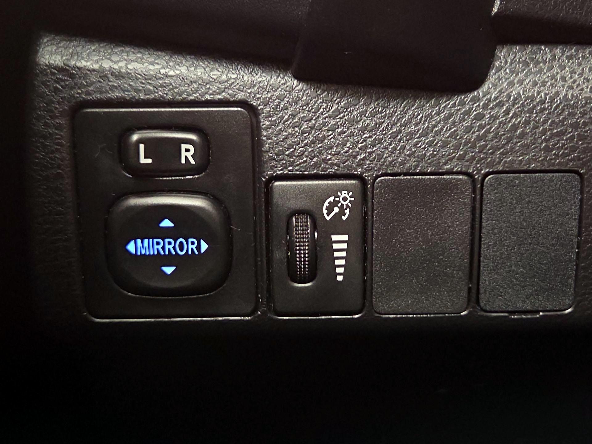 Thumbnail: 2018 Toyota Corolla - 13