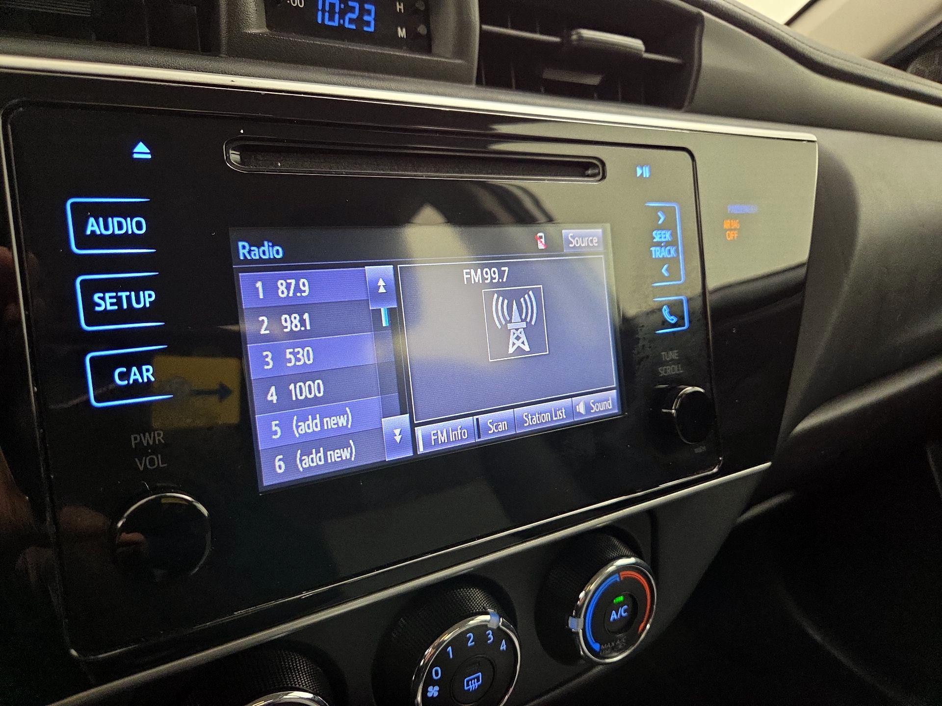 Thumbnail: 2018 Toyota Corolla - 15