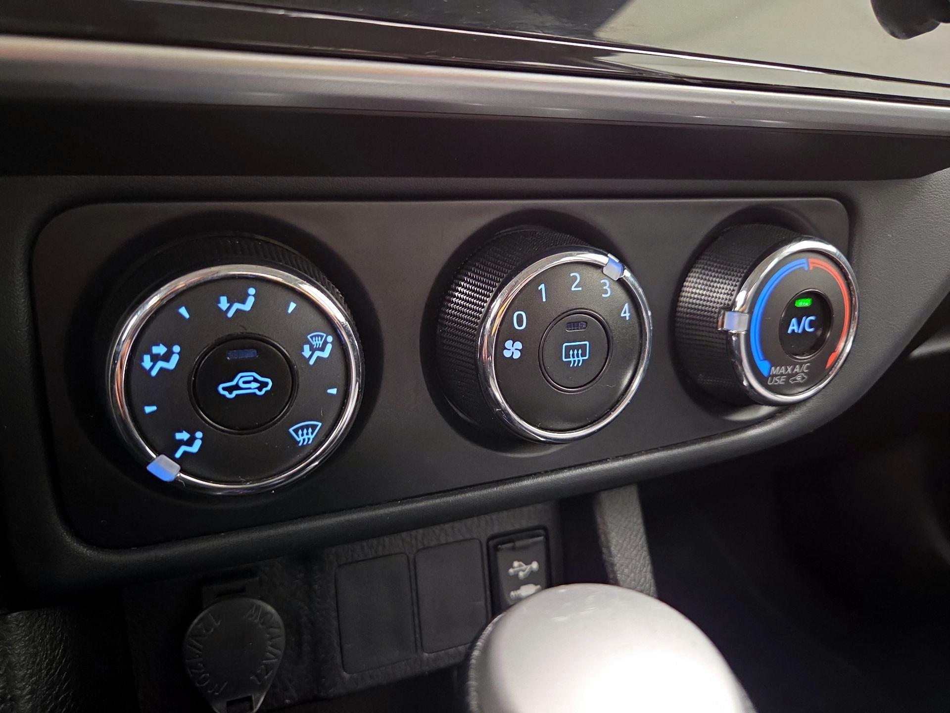 Thumbnail: 2018 Toyota Corolla - 16