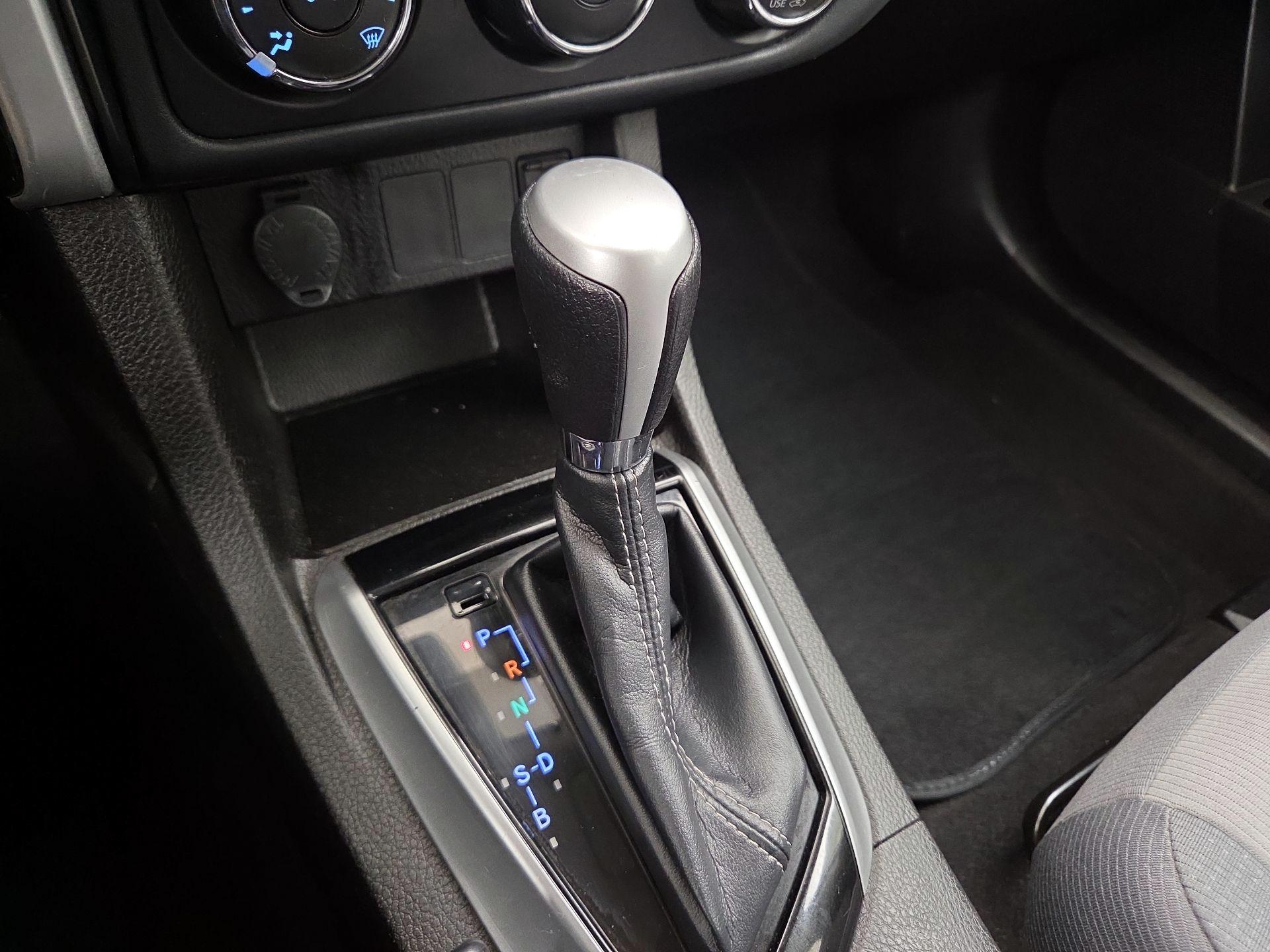 Thumbnail: 2018 Toyota Corolla - 17