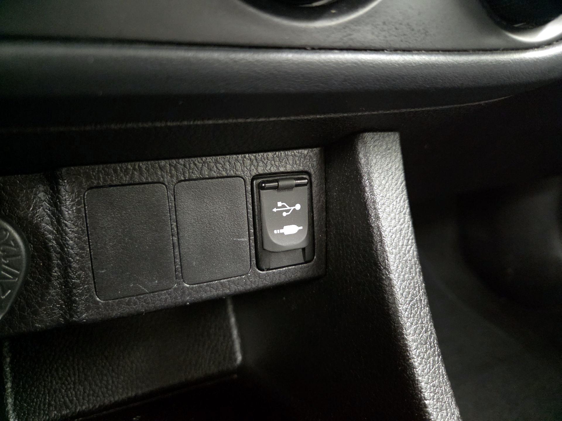 Thumbnail: 2018 Toyota Corolla - 18