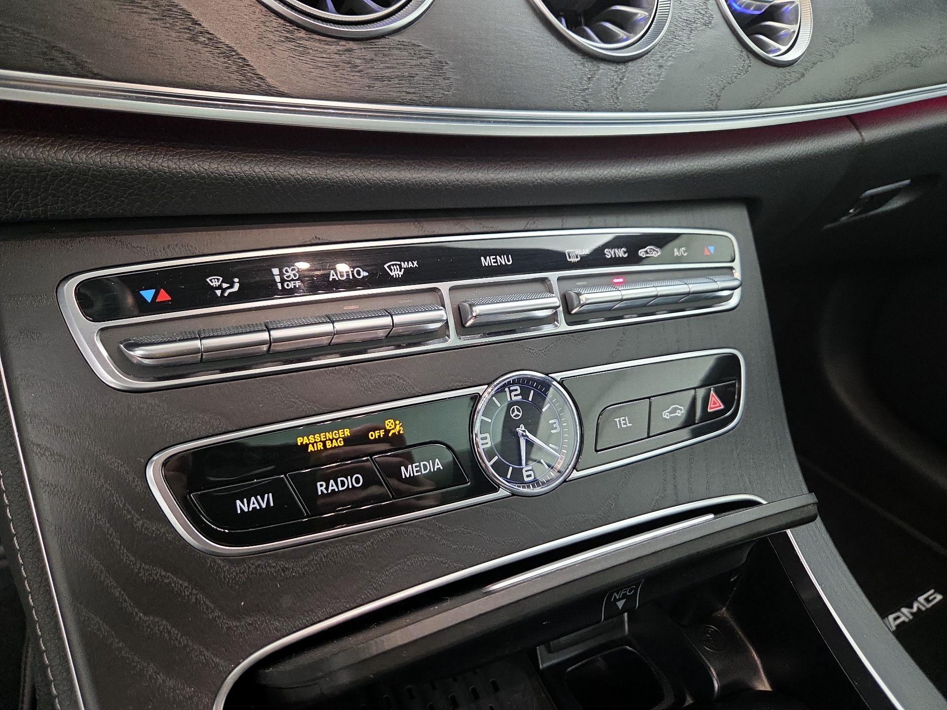 Thumbnail: 2020 Mercedes-Benz E-Class - 17