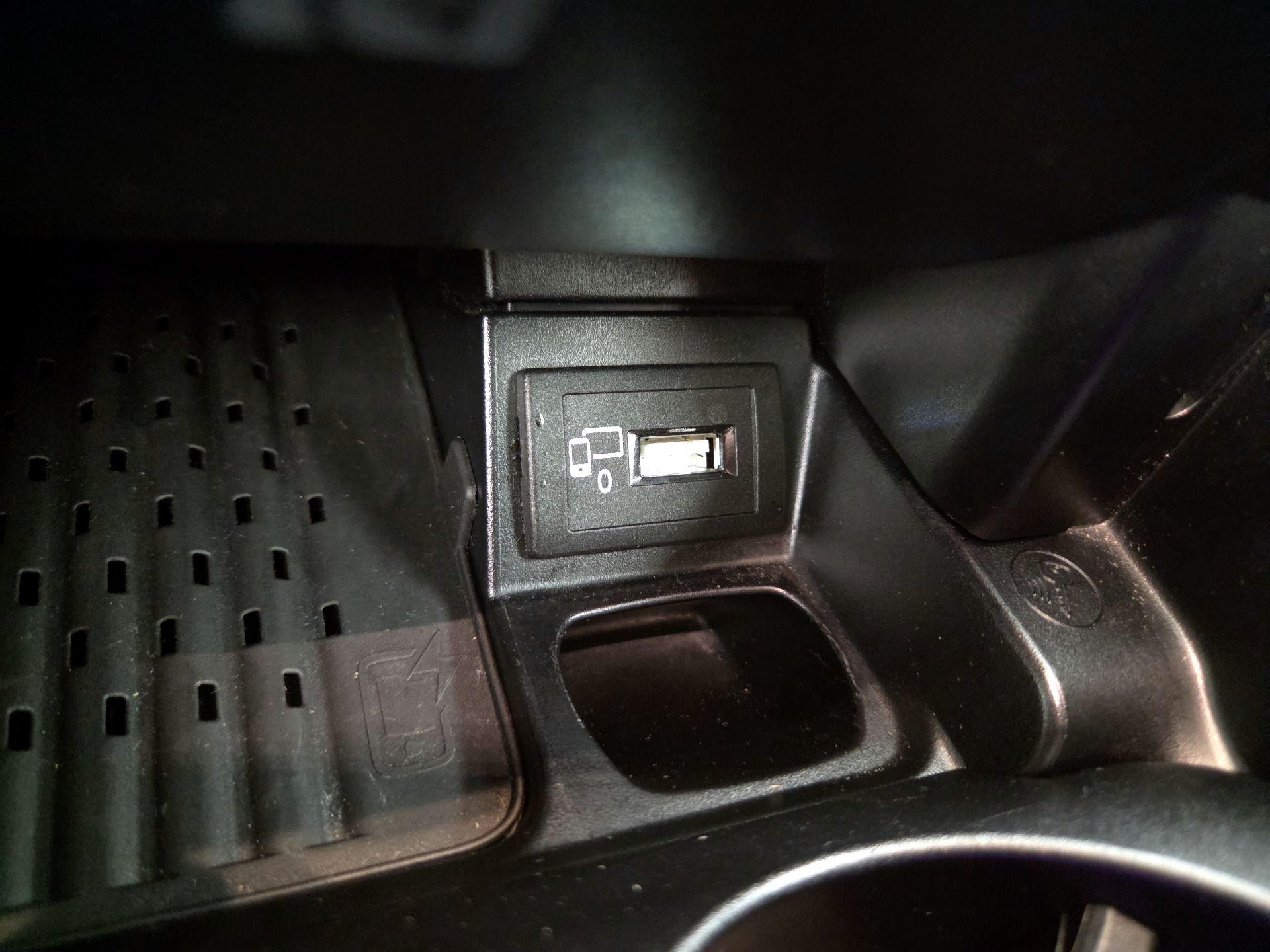 Thumbnail: 2020 Mercedes-Benz E-Class - 19