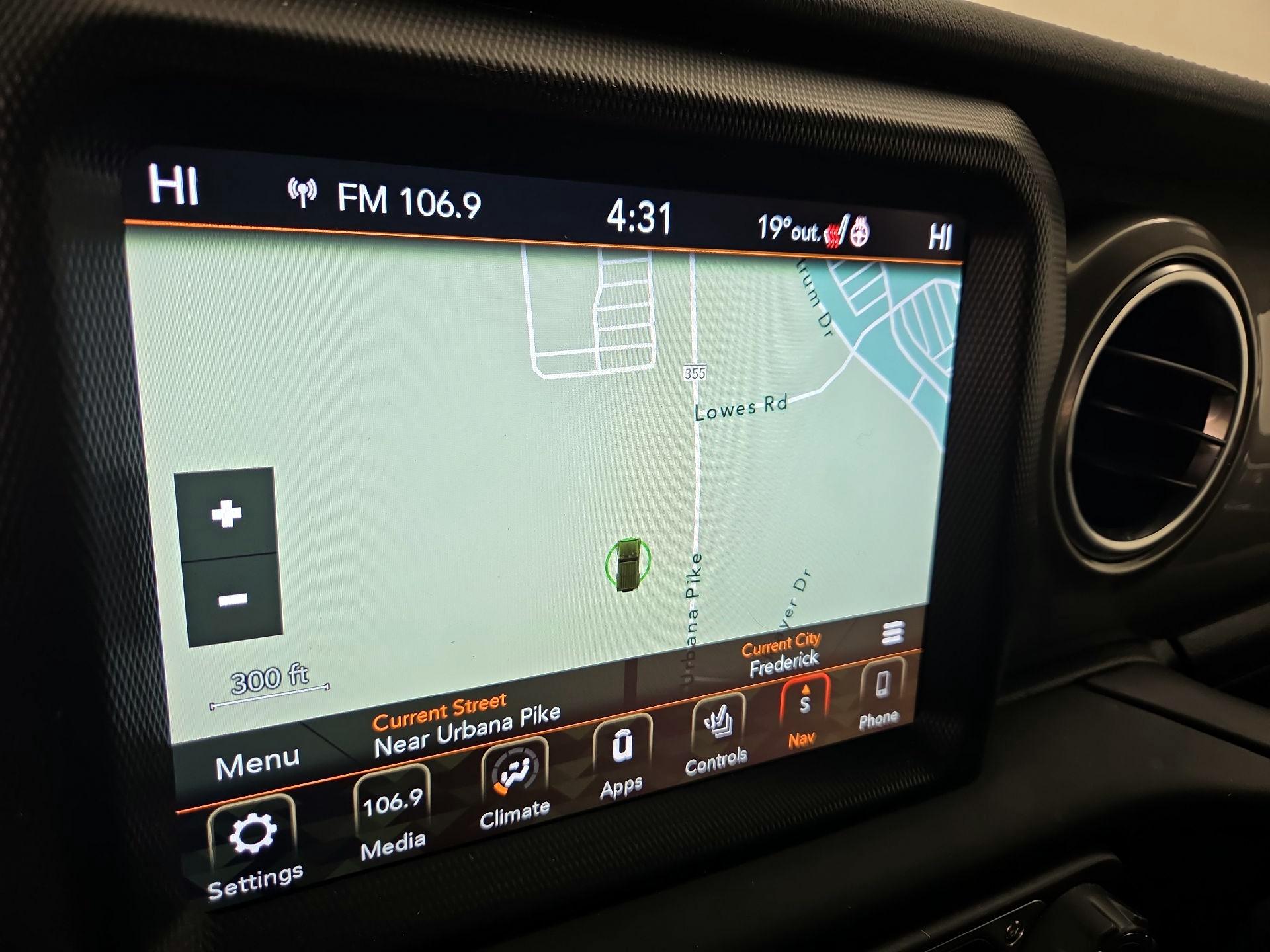 Thumbnail: 2018 Jeep Wrangler - 14