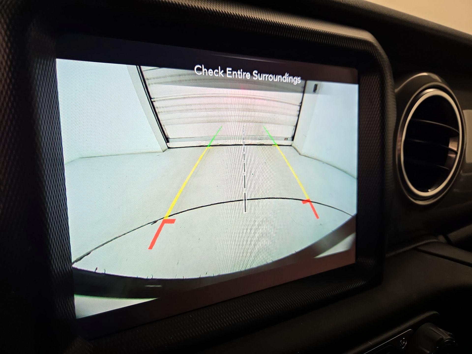 Thumbnail: 2018 Jeep Wrangler - 15