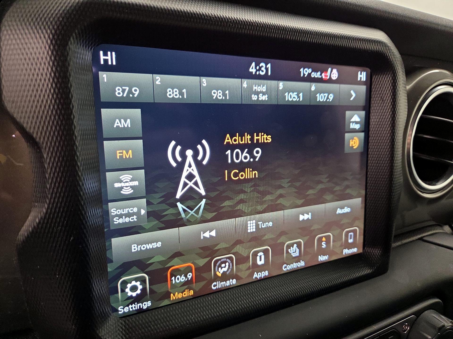 Thumbnail: 2018 Jeep Wrangler - 16