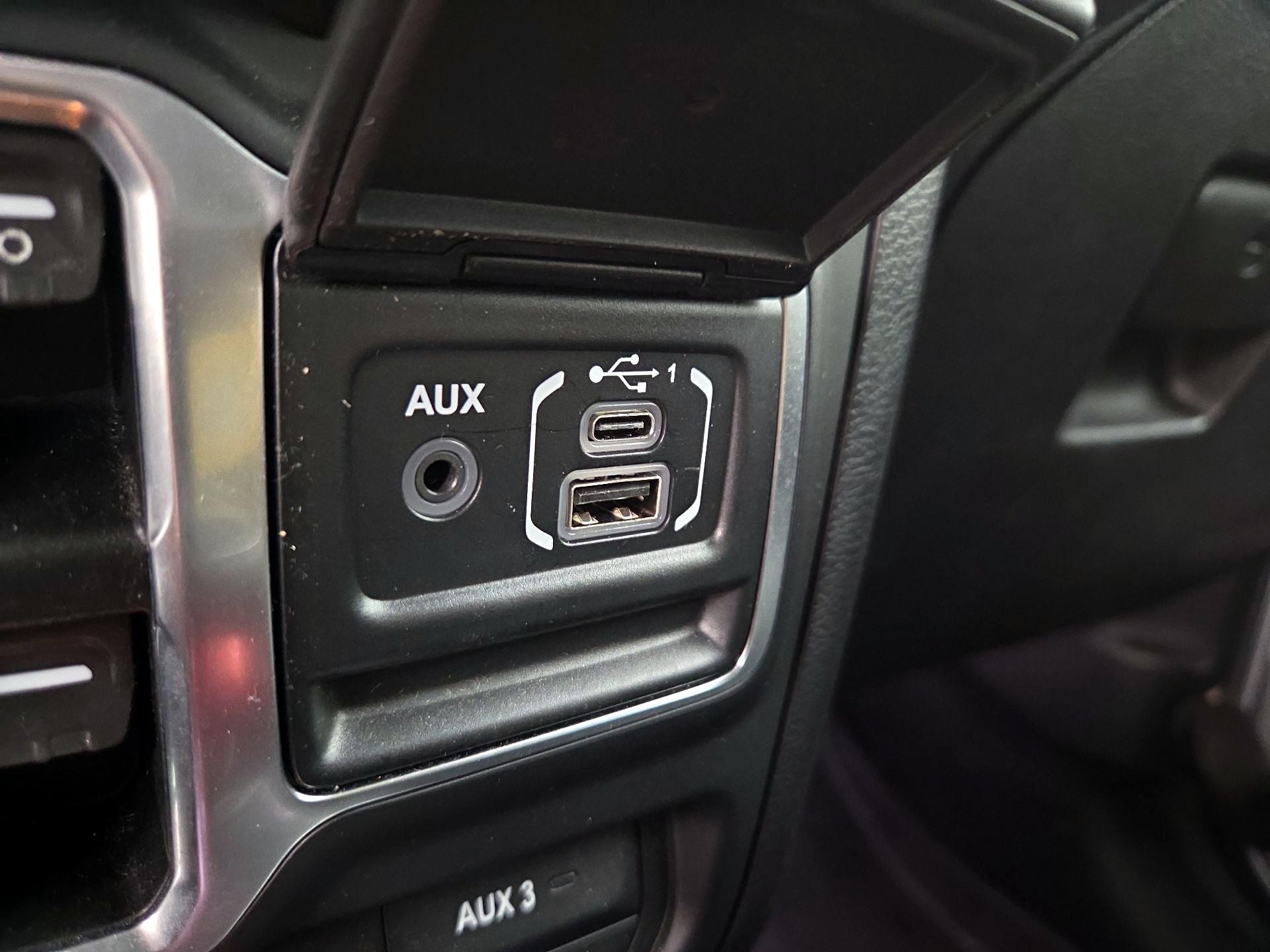 Thumbnail: 2018 Jeep Wrangler - 19