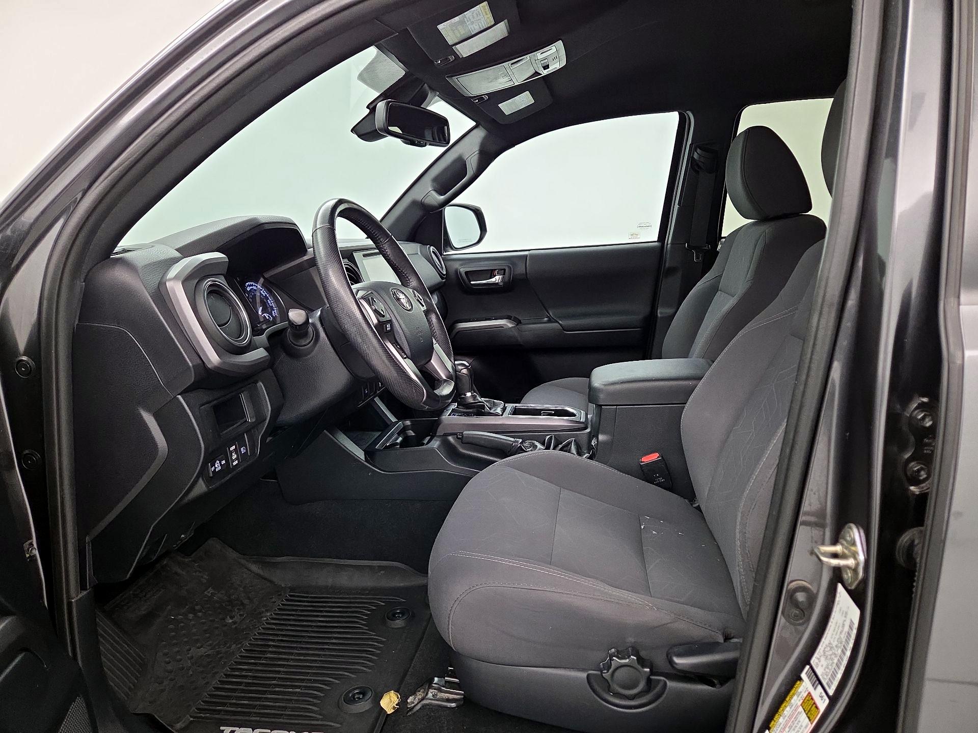 Thumbnail: 2019 Toyota Tacoma - 11