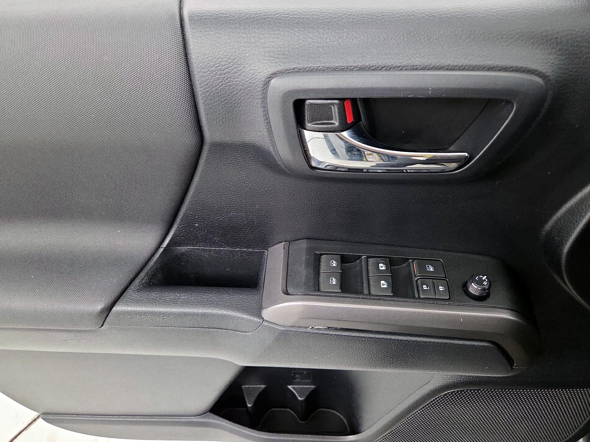 Thumbnail: 2019 Toyota Tacoma - 12