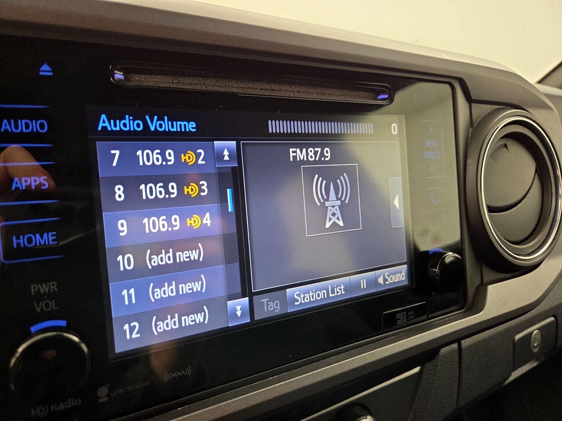 Thumbnail: 2019 Toyota Tacoma - 15